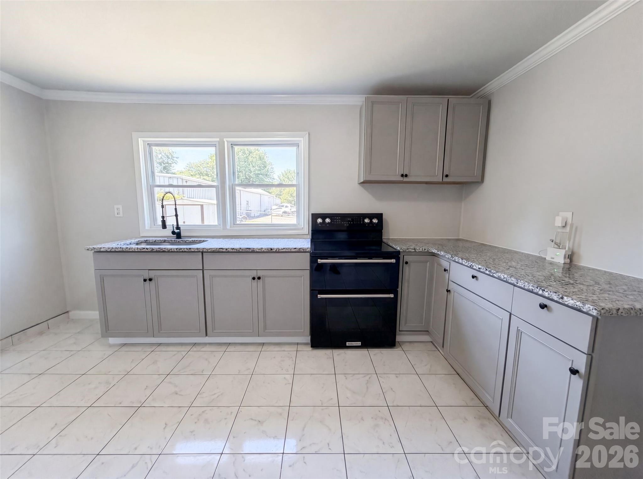 Single Family Residence at 123 E Farmview Street, Gastonia, photo 2 of 15