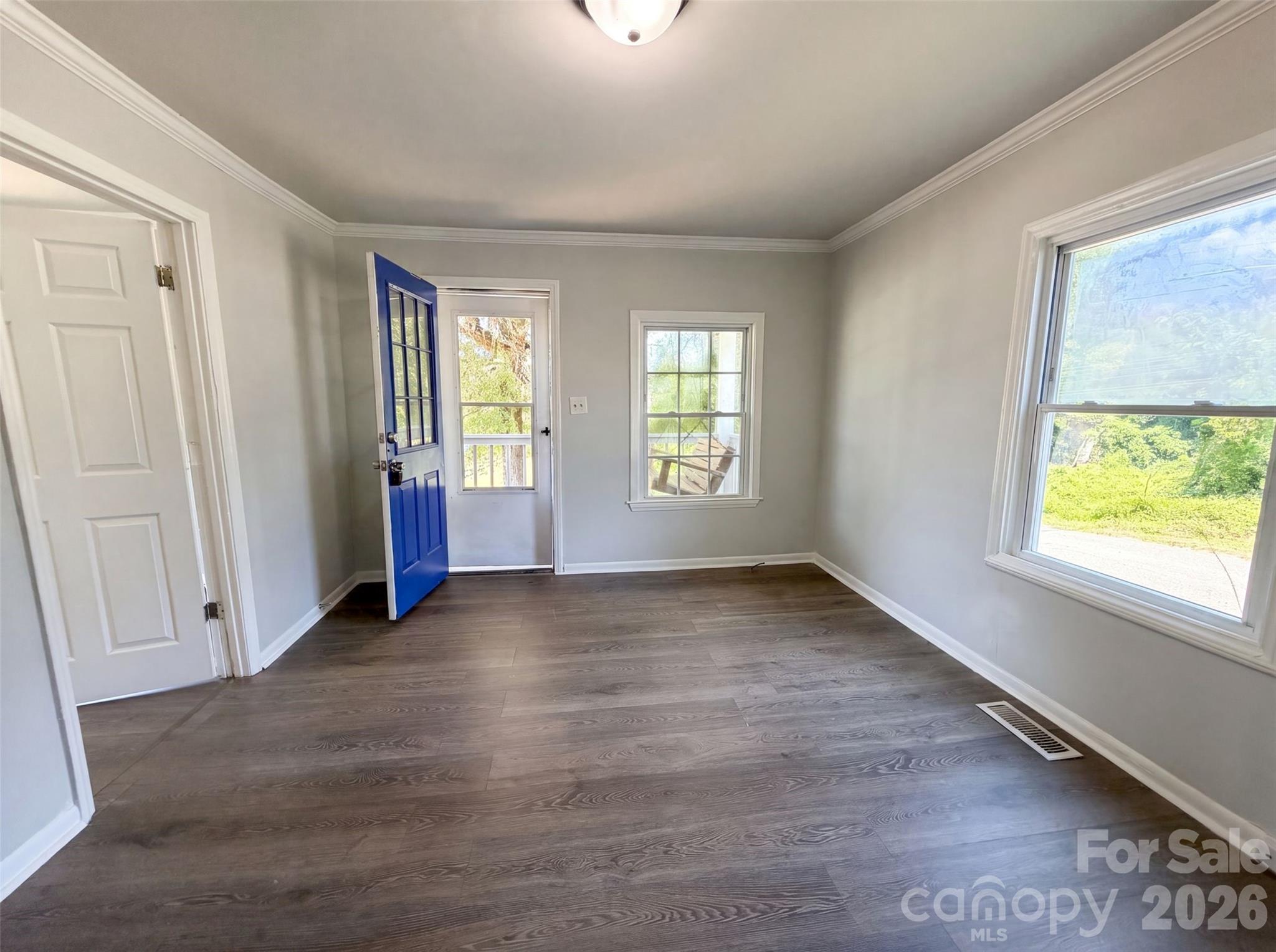 Single Family Residence at 123 E Farmview Street, Gastonia, photo 3 of 15