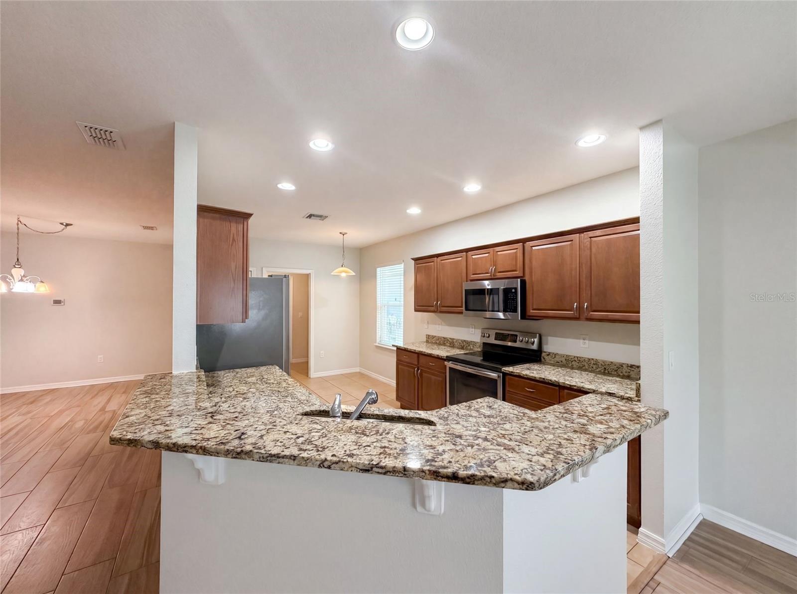 Single Family Residence at 1048 BETHPAGE RD, AUBURNDALE, photo 2 of 24