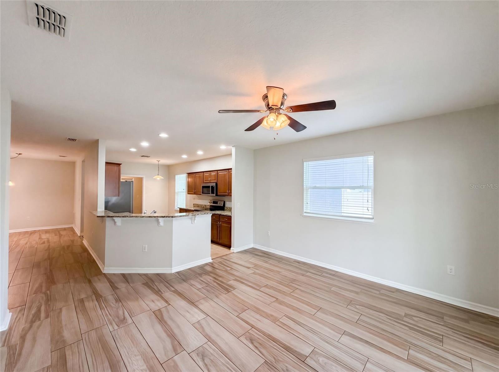 Single Family Residence at 1048 BETHPAGE RD, AUBURNDALE, photo 4 of 24