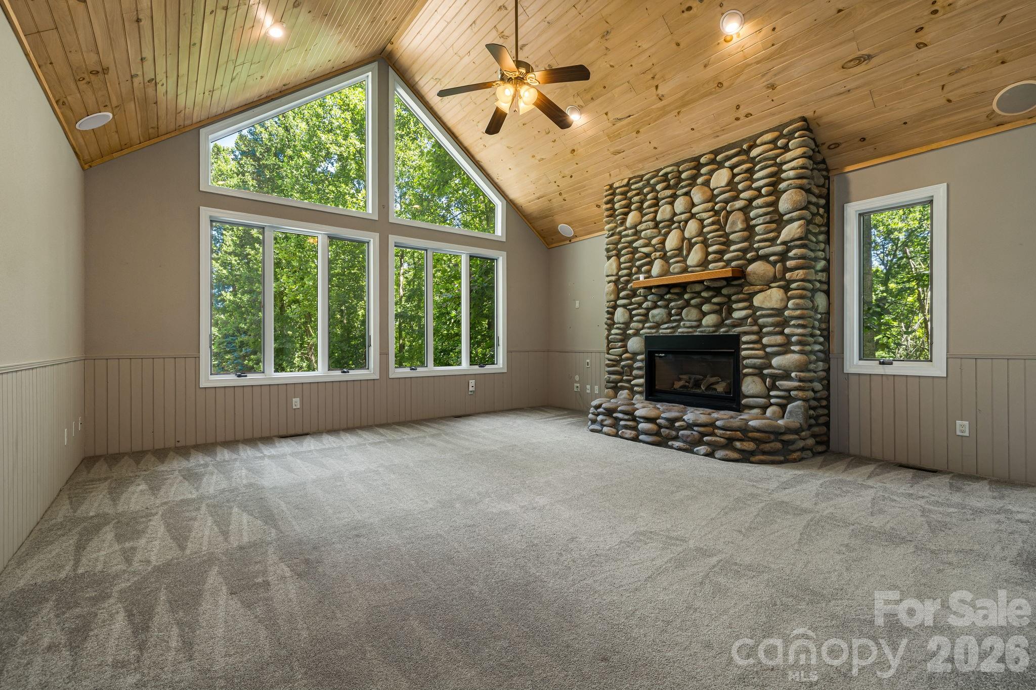 Main level living room - 67 Reeses Ridge Court, Hendersonville