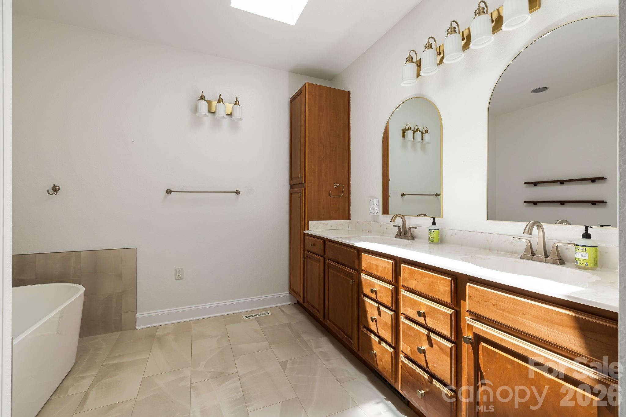 Primary bathroom - 67 Reeses Ridge Court, Hendersonville