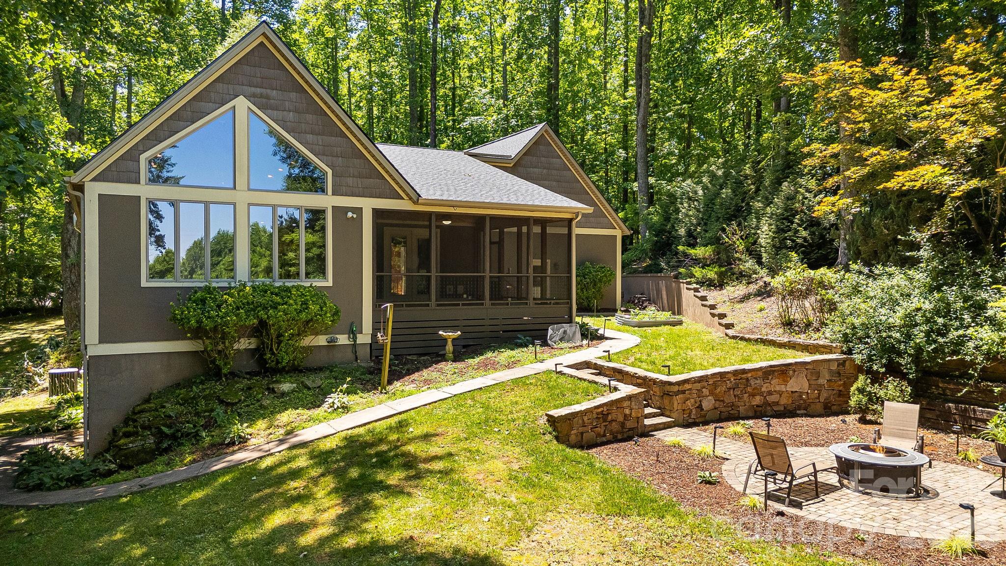 Rear view - 67 Reeses Ridge Court, Hendersonville