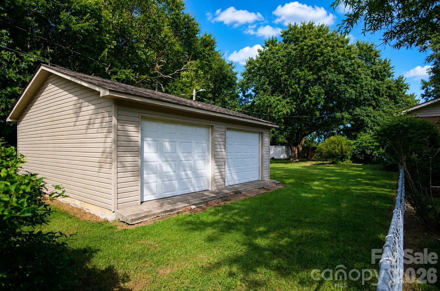 Single Family Residence at 2914 Dresden Drive, Gastonia, photo 4 of 21
