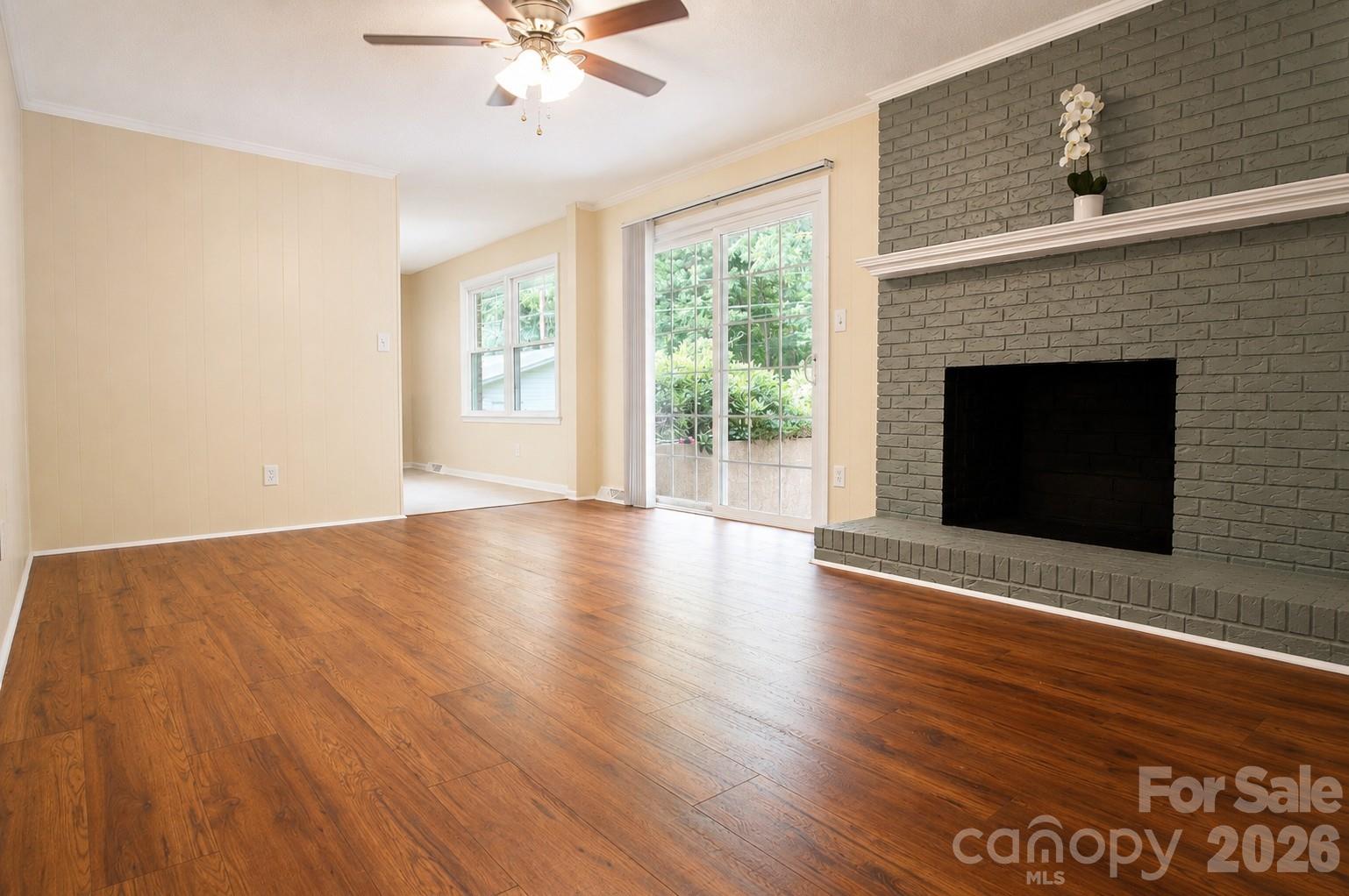 den - 2914 Dresden Drive, Gastonia