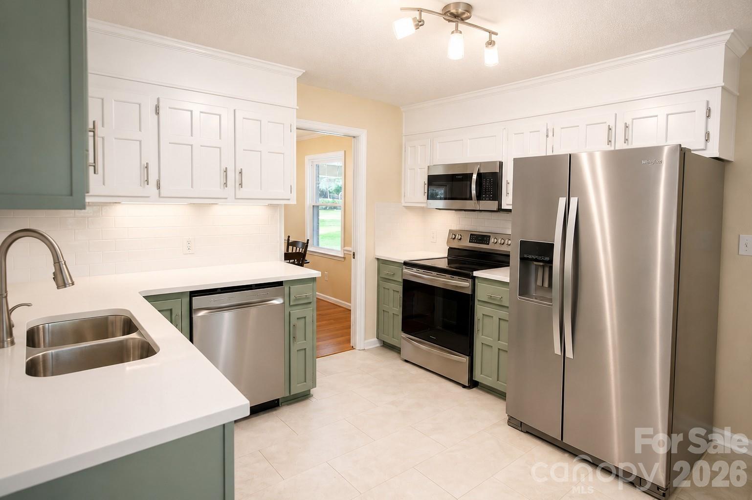 Single Family Residence at 2914 Dresden Drive, Gastonia, photo 11 of 21