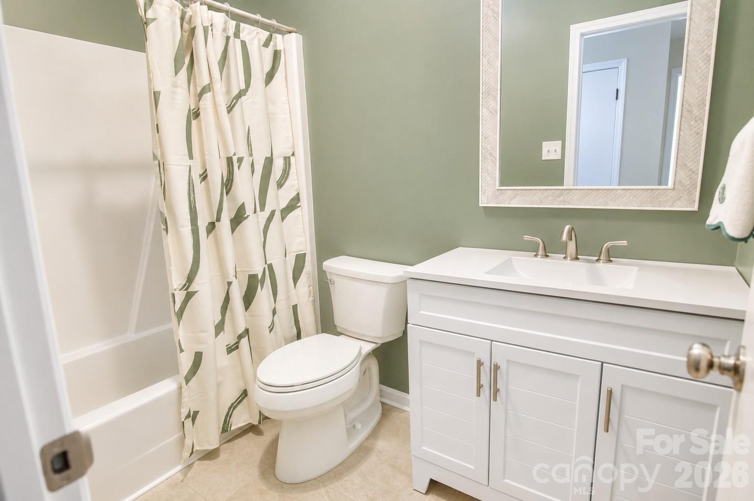 Hall bathroom - 2914 Dresden Drive, Gastonia