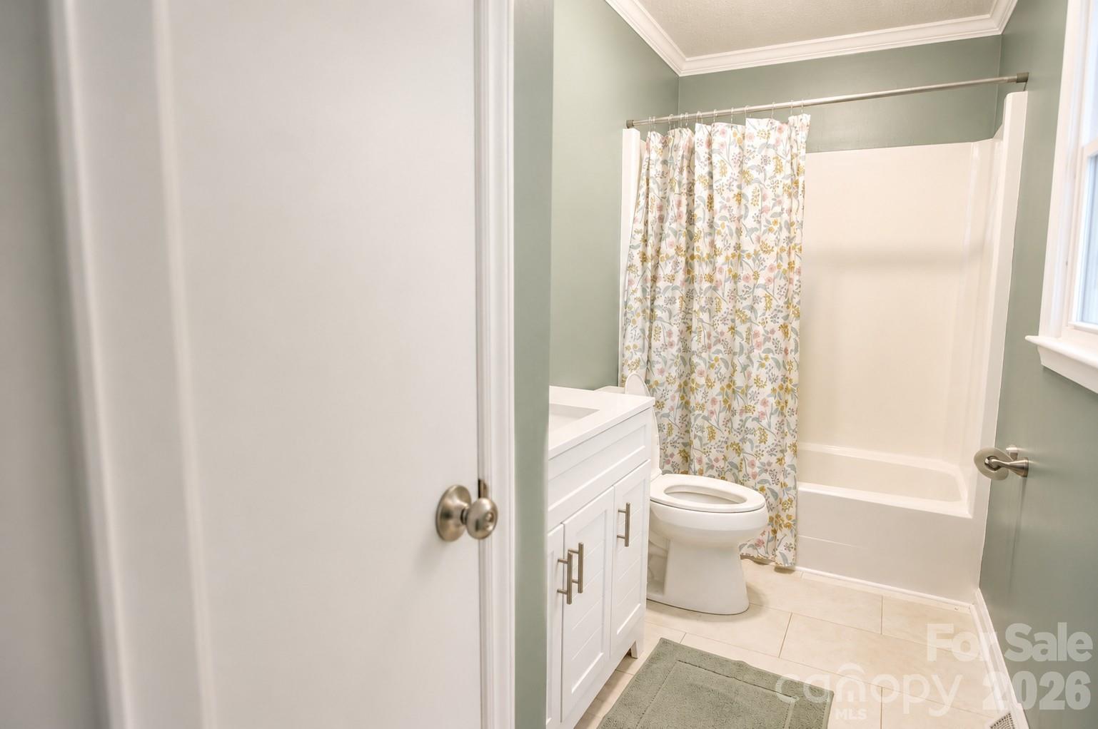Bathroom attached to primary bedroom - 2914 Dresden Drive, Gastonia