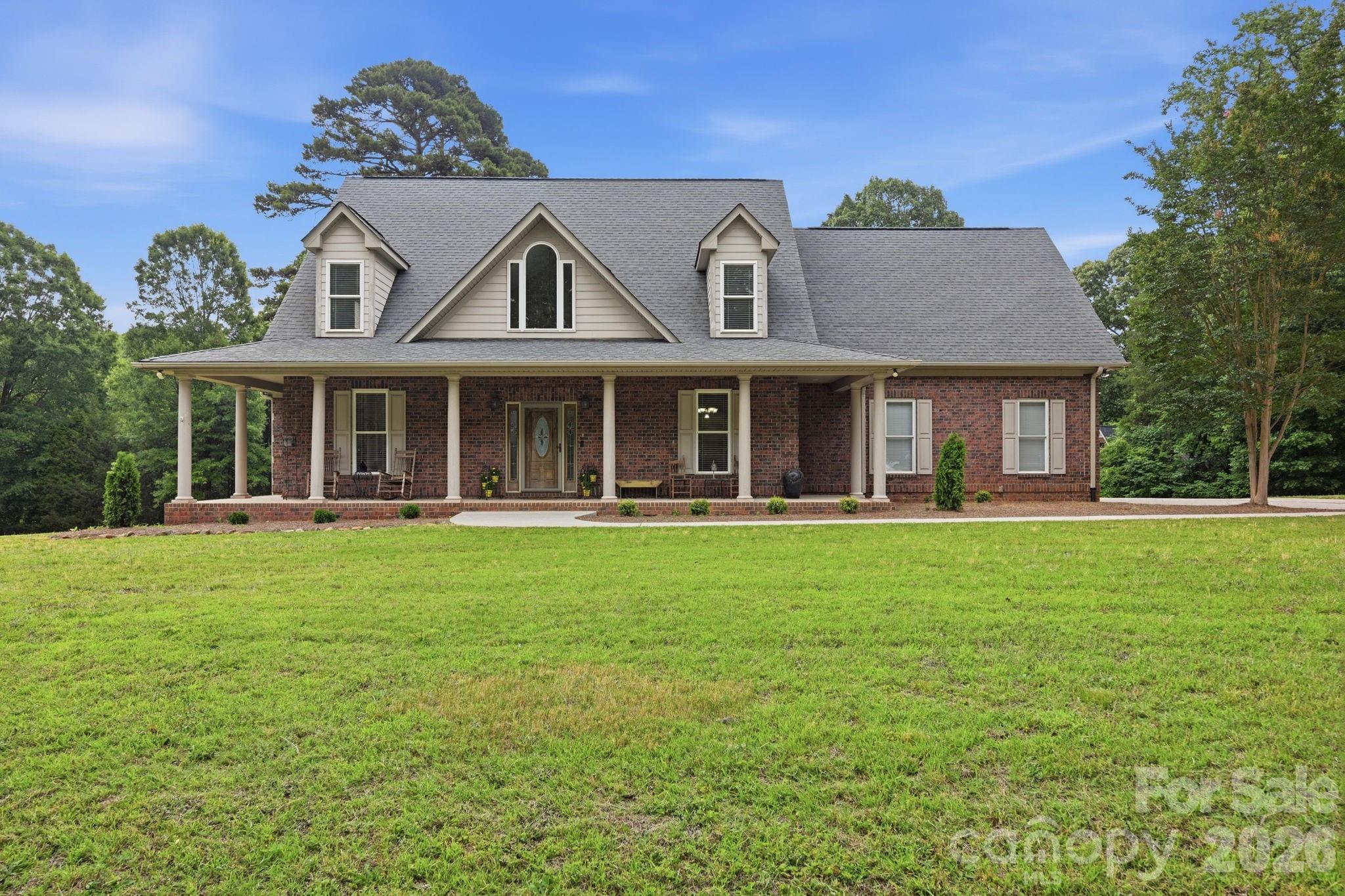 Beautiful Full-Brick Home - 132 Monarch Lane, Mooresville