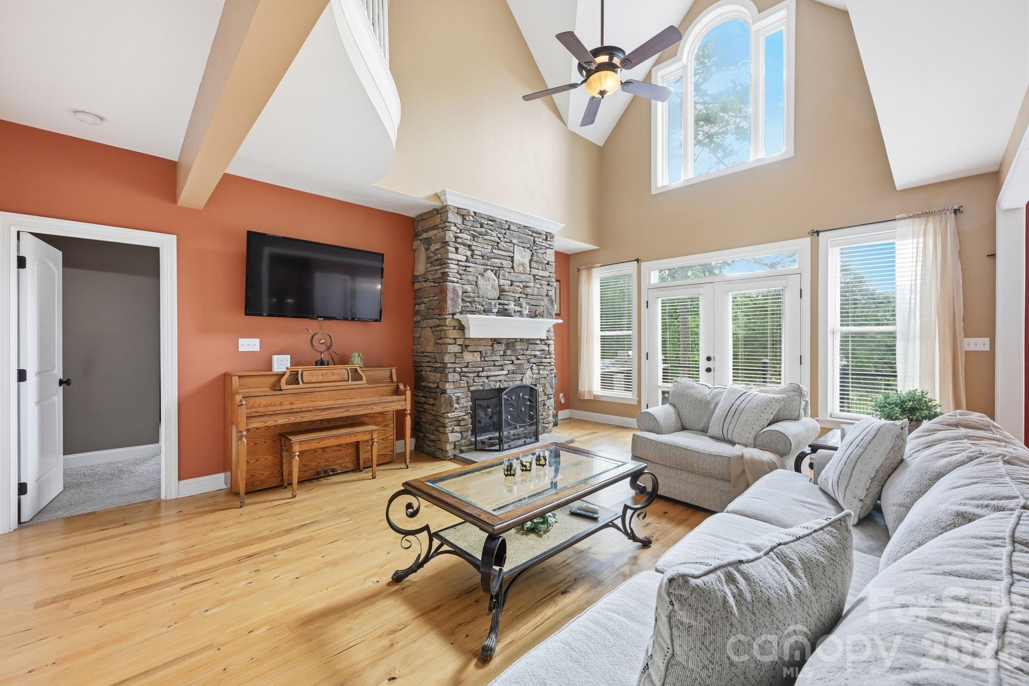 2-Story Great Room - 132 Monarch Lane, Mooresville