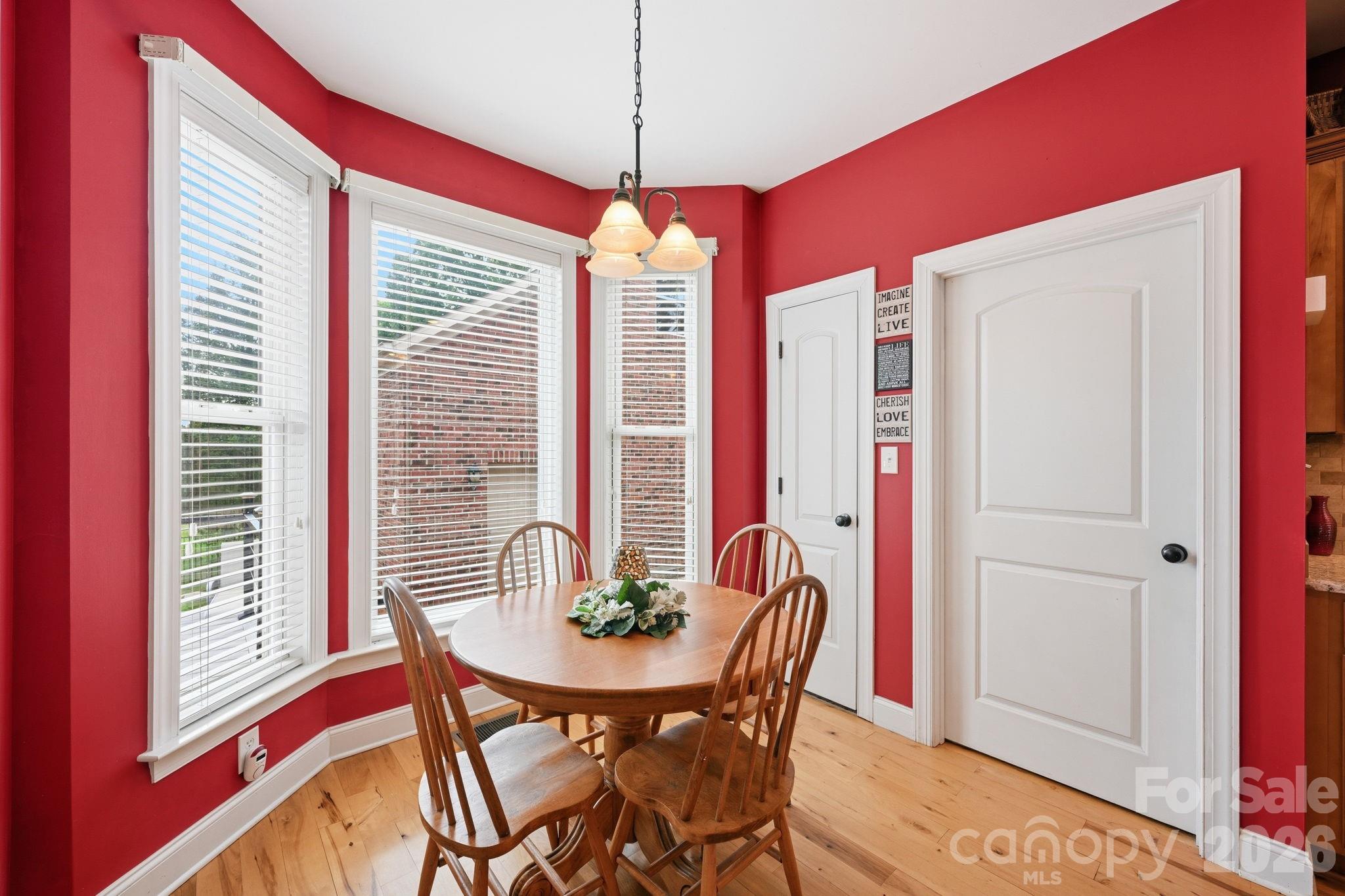 Breakfast Nook - 132 Monarch Lane, Mooresville
