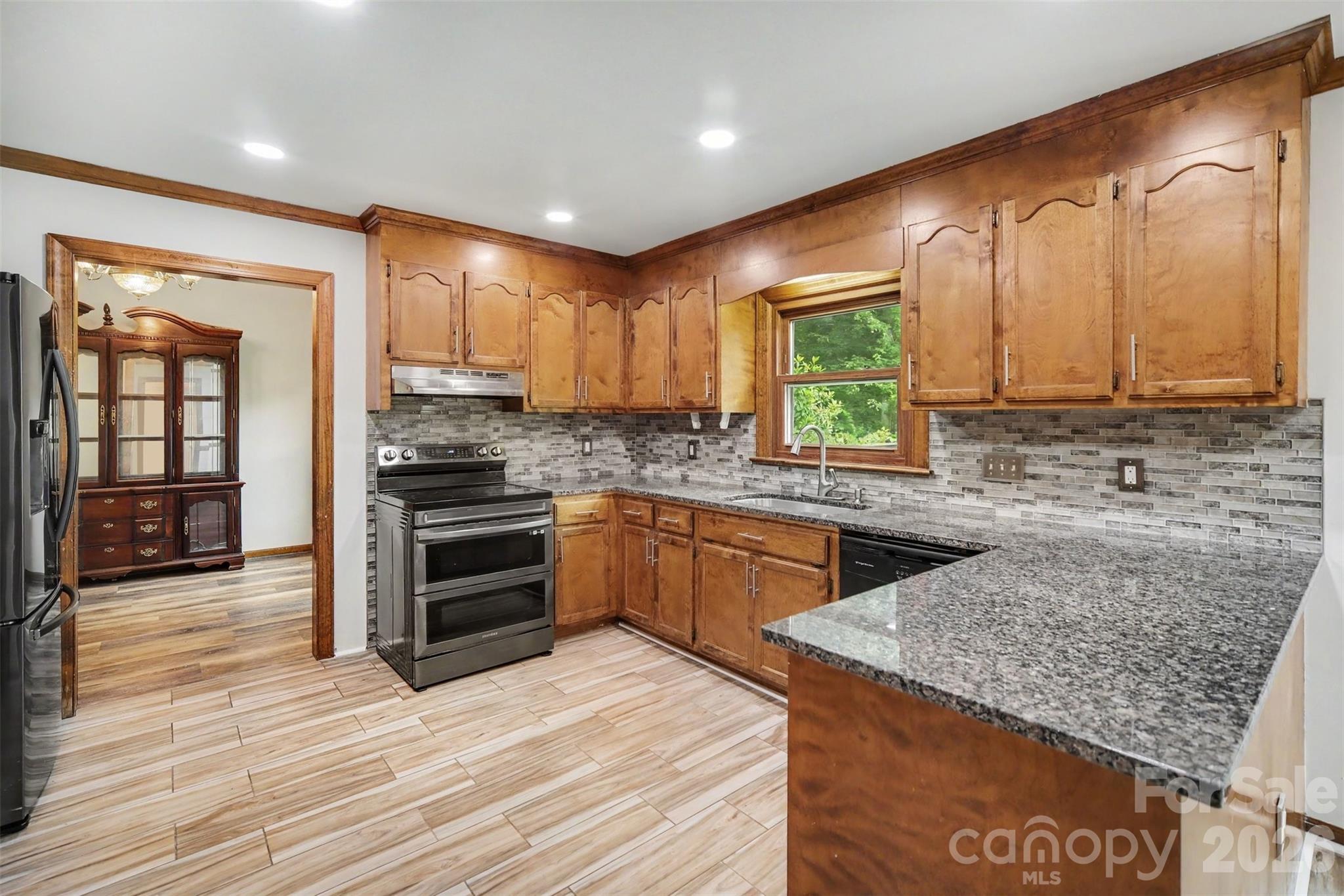 Single Family Residence at 3017 Mill Stream Court, Matthews, photo 3 of 39