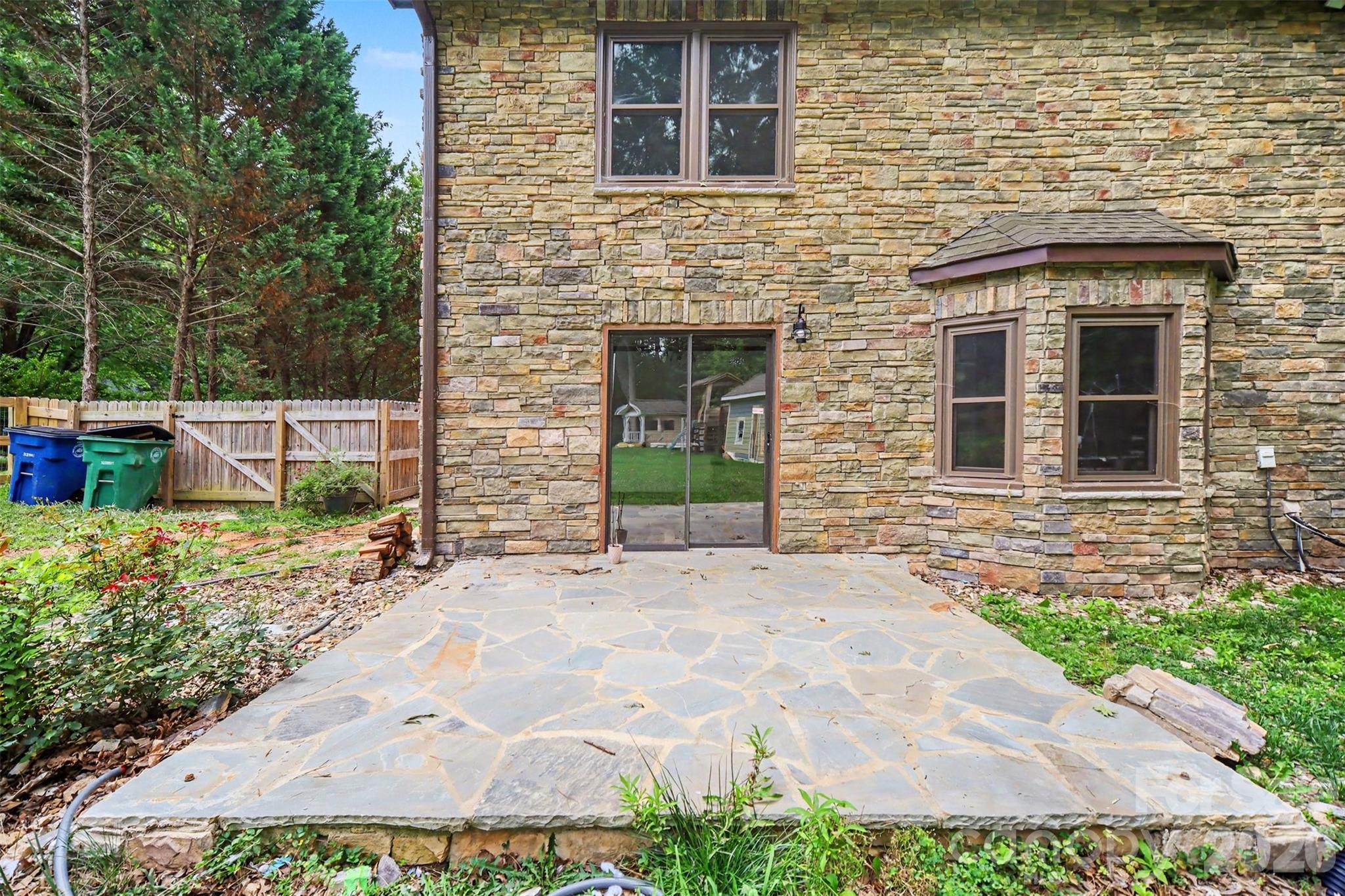 Single Family Residence at 3017 Mill Stream Court, Matthews, photo 31 of 39