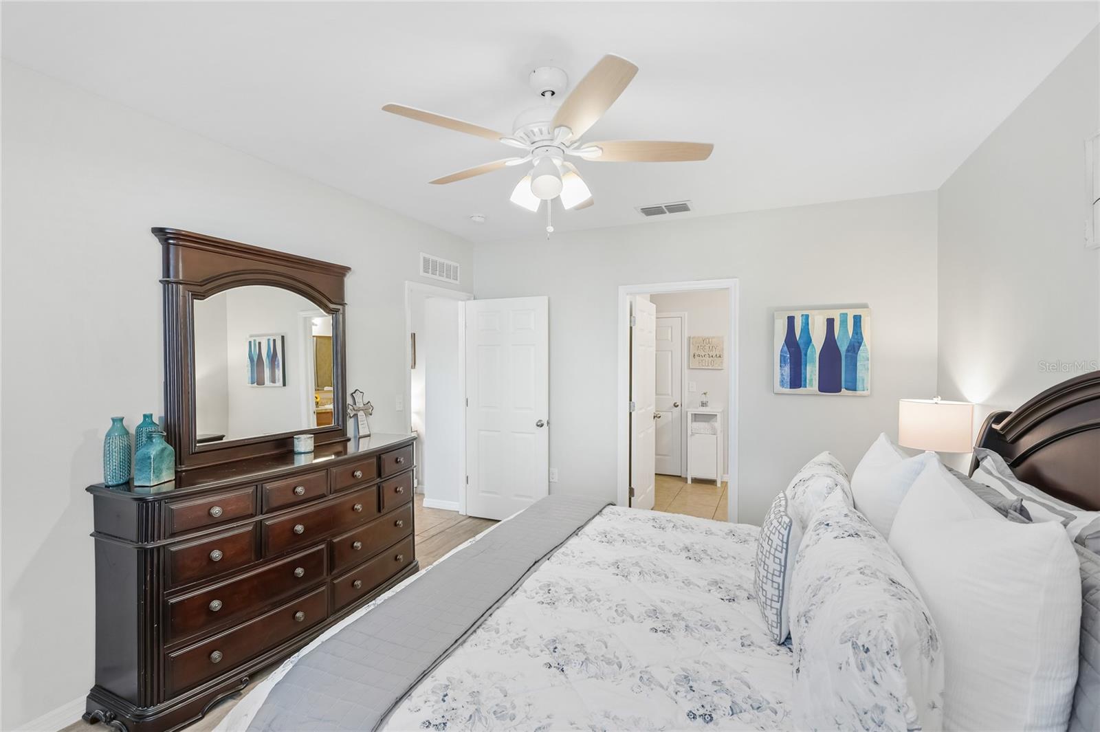 Large Primary Bedroom with en-suite bathroom. - 24413 BANDONI PL, VENICE