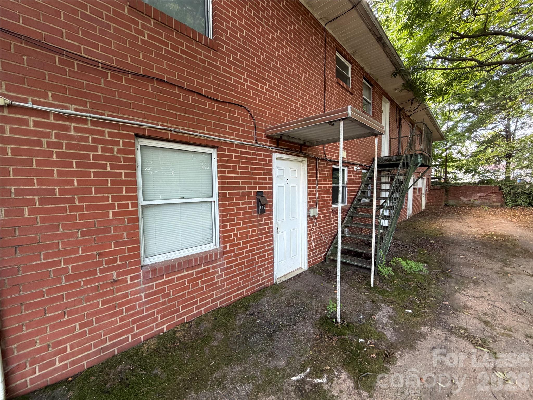 Apartment at 325 Chambers Street, Statesville, photo 2 of 8