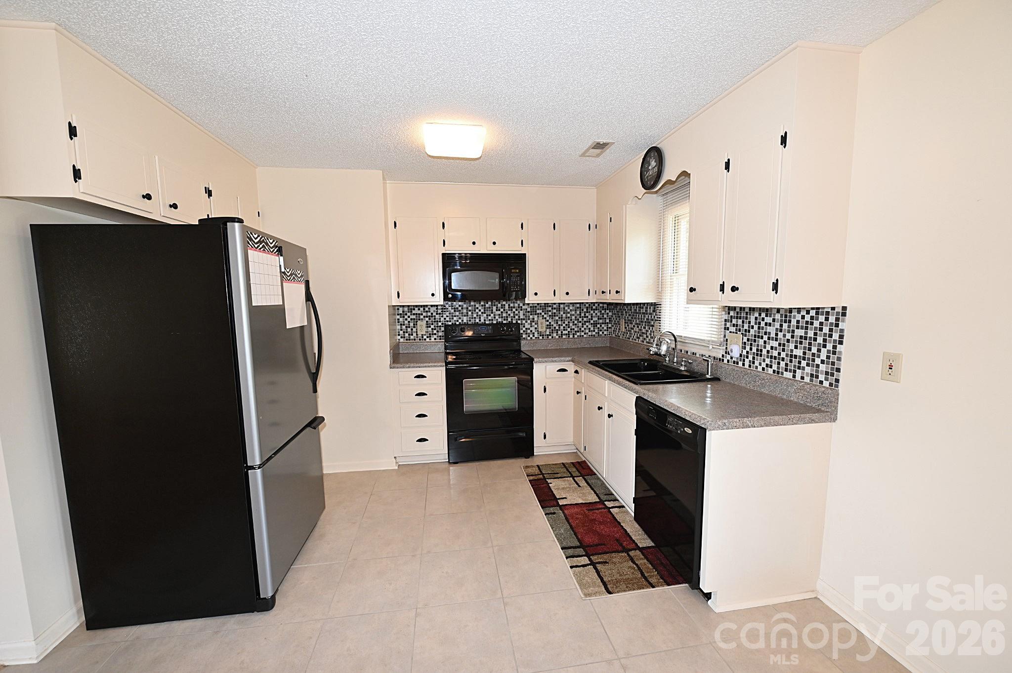 Single Family Residence at 4445 Sulphur Springs Road NE, Hickory, photo 5 of 34