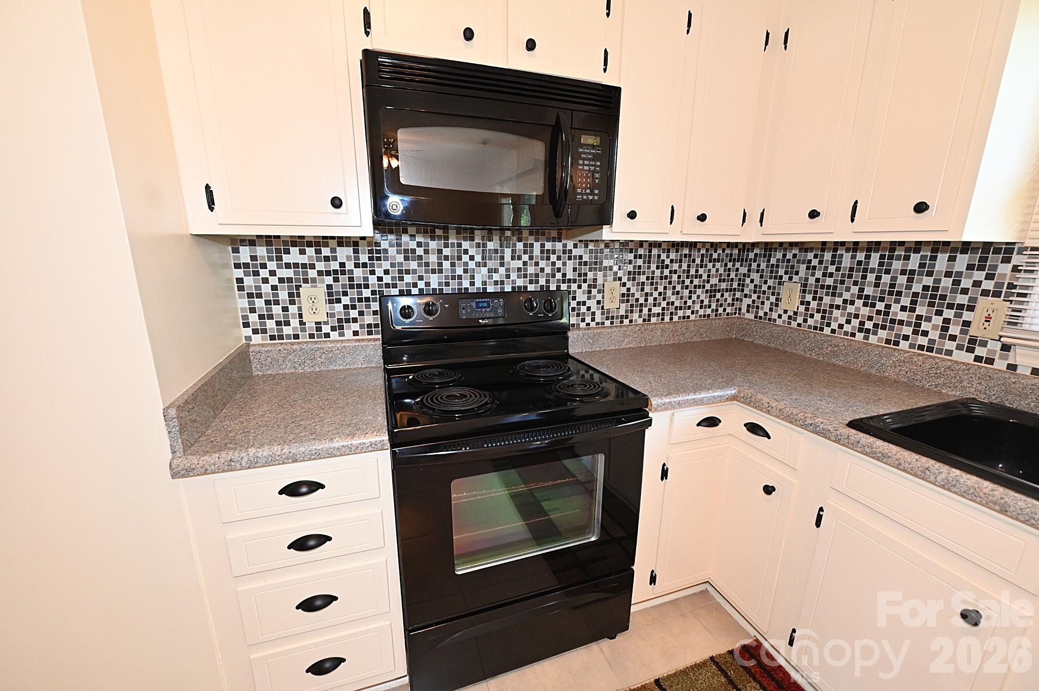 Single Family Residence at 4445 Sulphur Springs Road NE, Hickory, photo 7 of 34