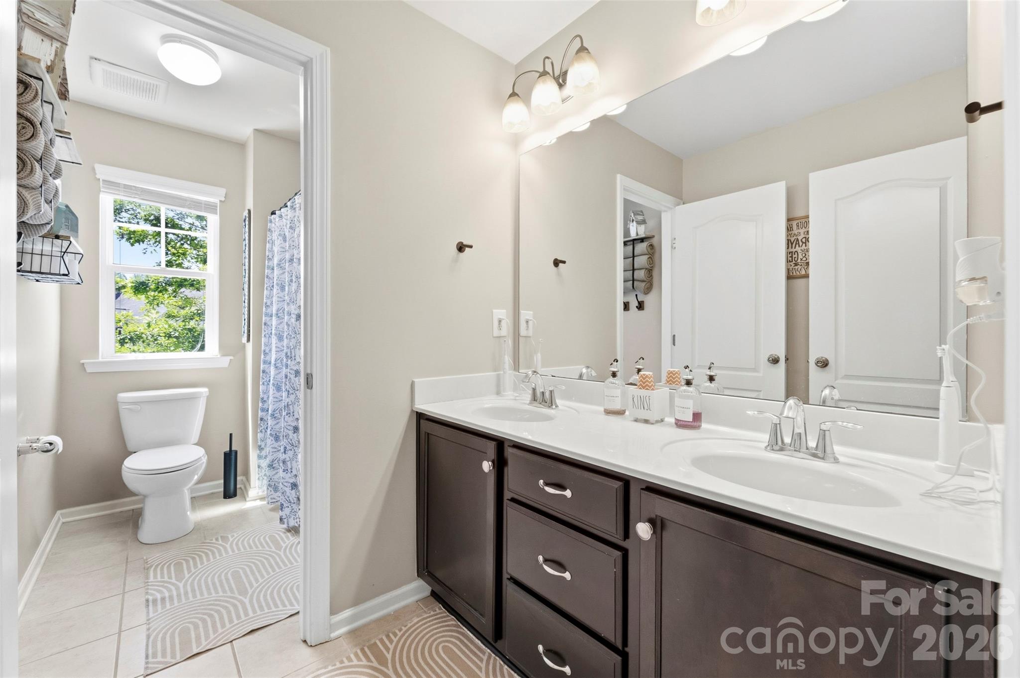 Single Family Residence at 2028 Brightflower Lane, York, photo 20 of 48