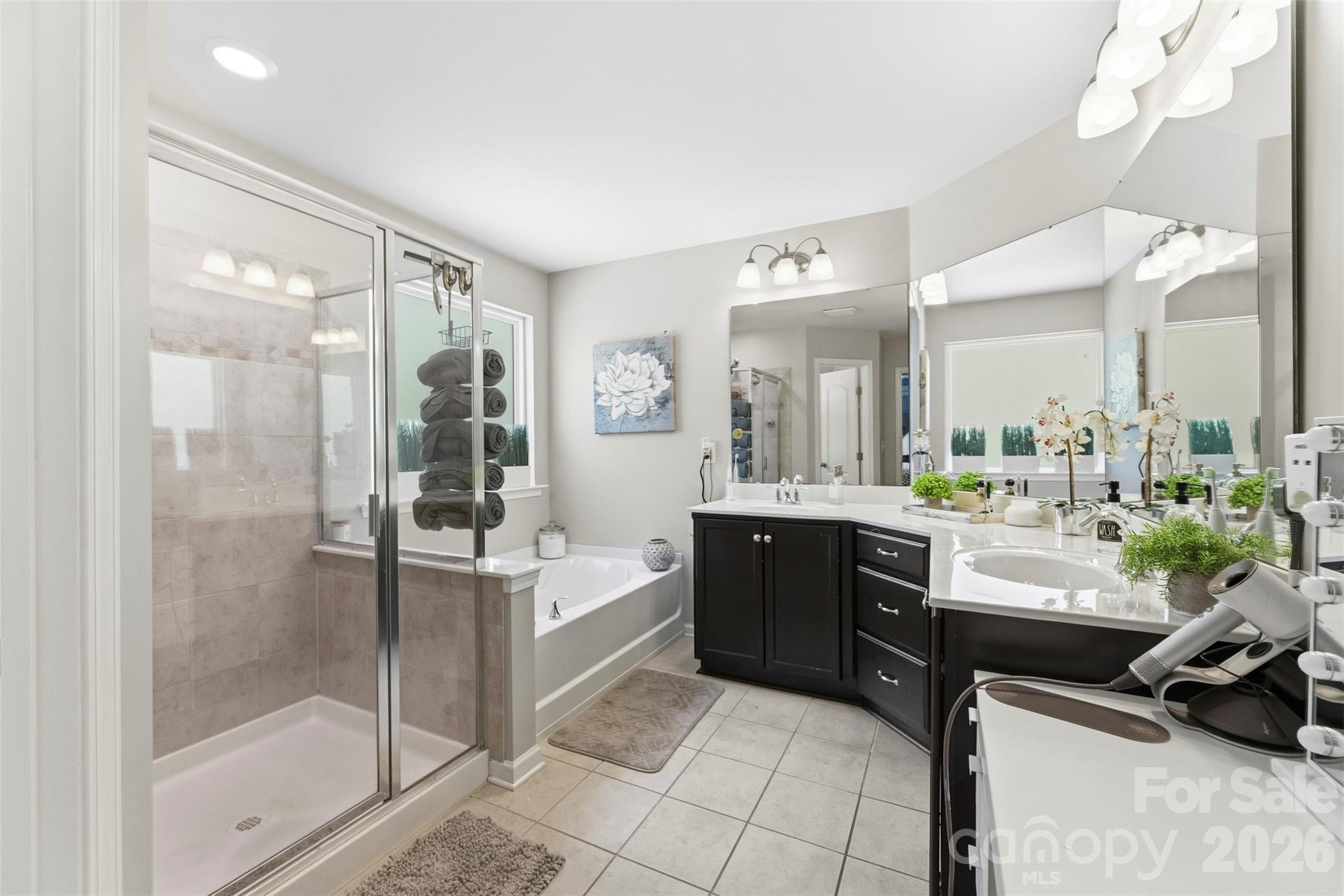 Single Family Residence at 2028 Brightflower Lane, York, photo 27 of 48