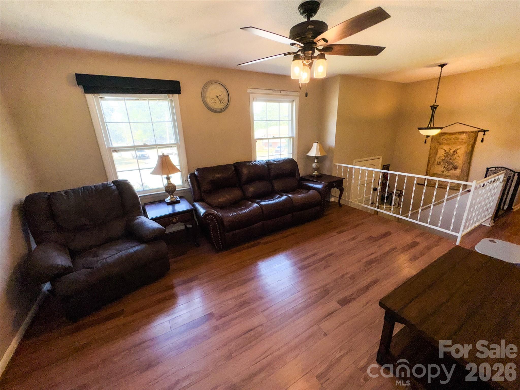 Single Family Residence at 307 Meadowbrook Drive, Newton, photo 4 of 17