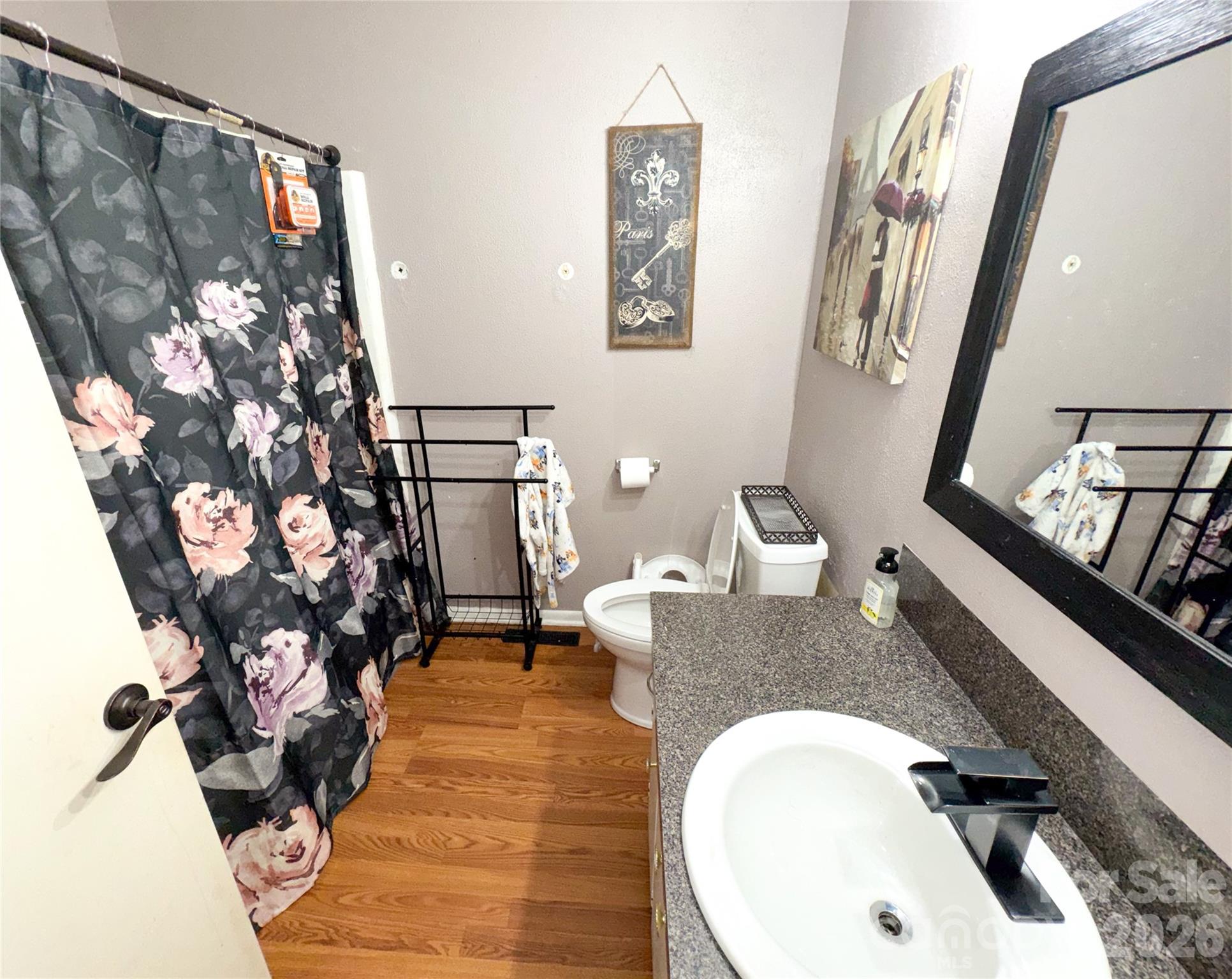 Single Family Residence at 307 Meadowbrook Drive, Newton, photo 6 of 17