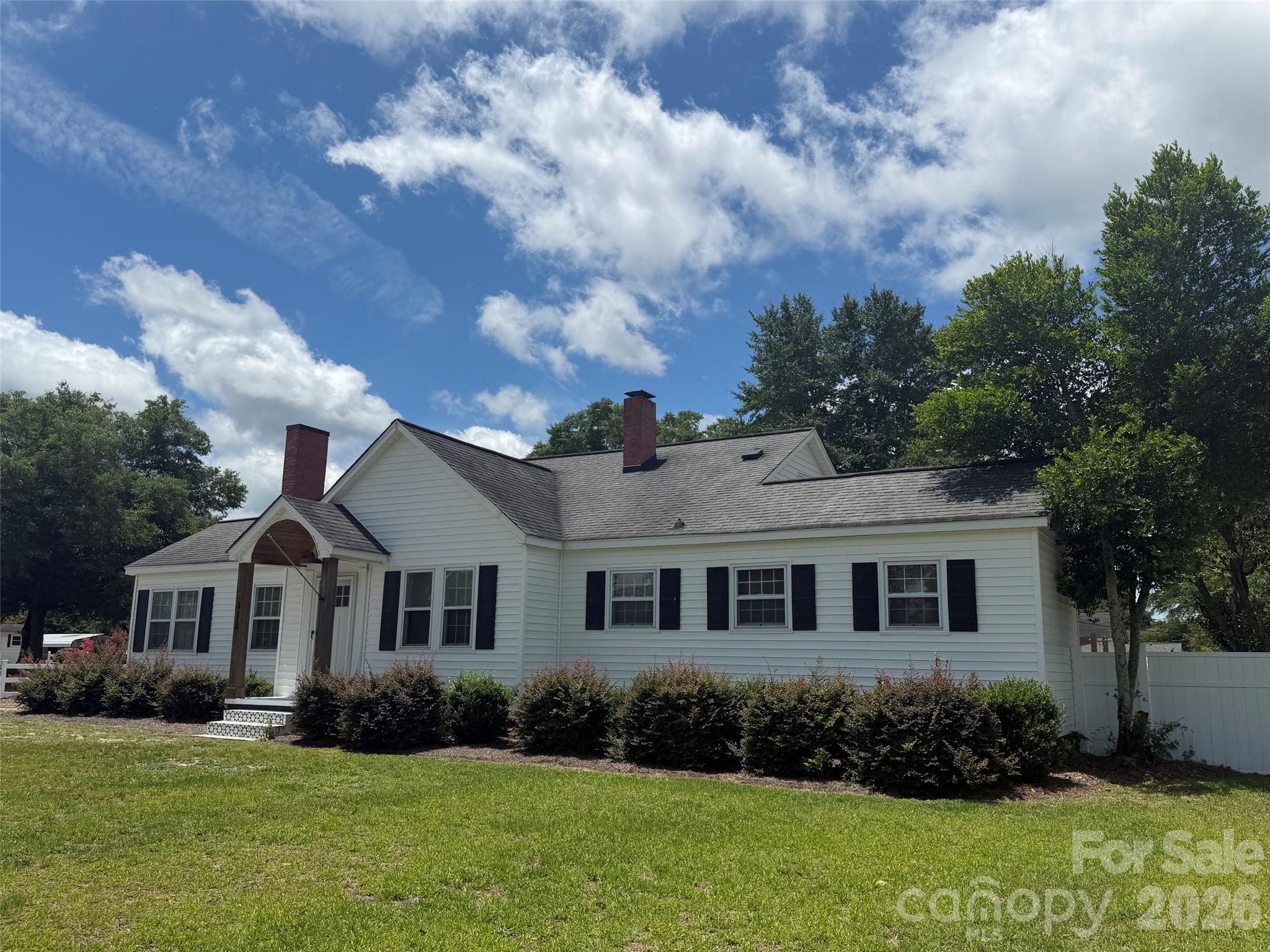Single Family Residence at 316 S Matson Street, Kershaw, photo 3 of 45