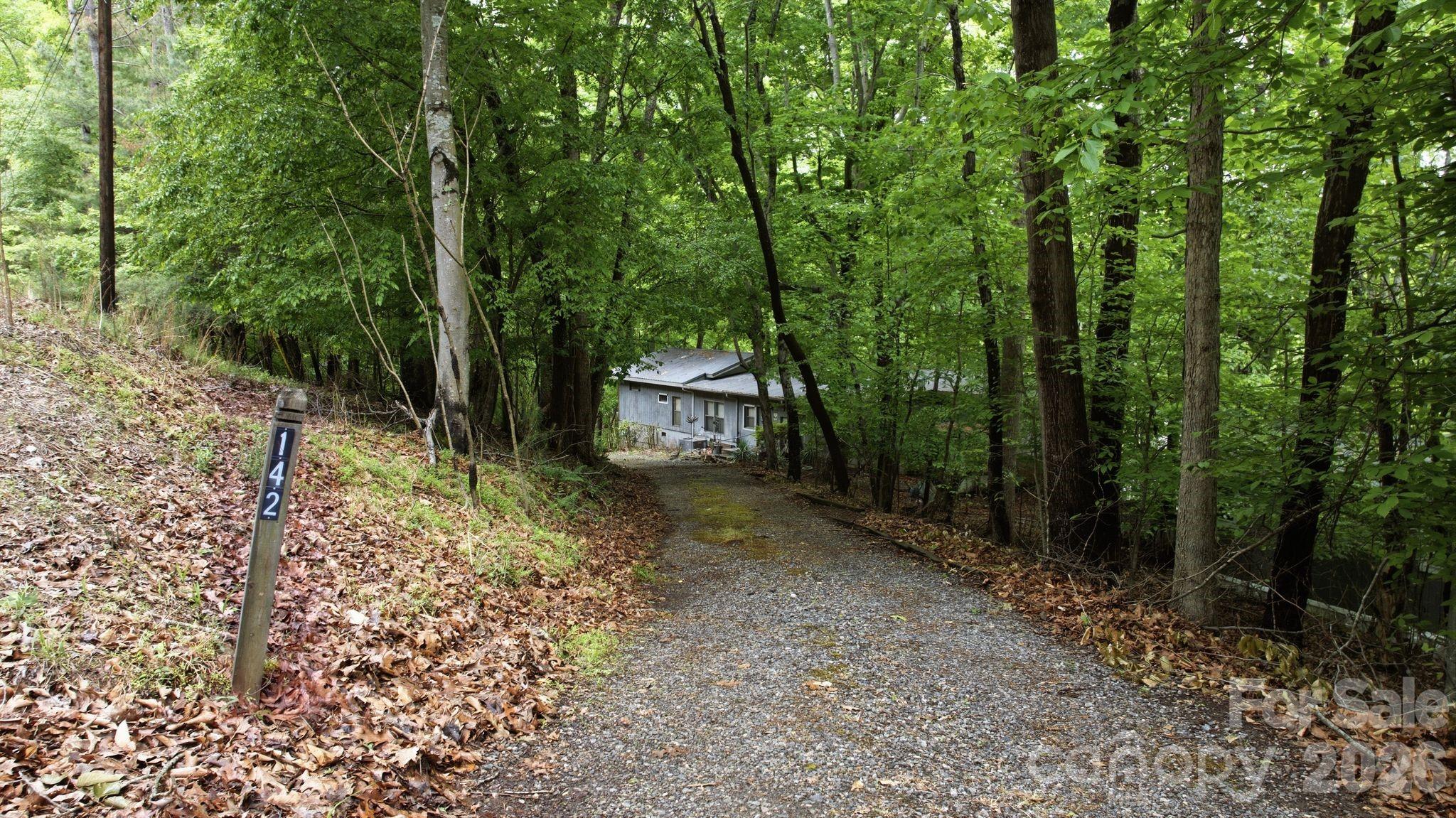 Single Family Residence at 142 Seekirk Drive, Troutman, photo 4 of 10