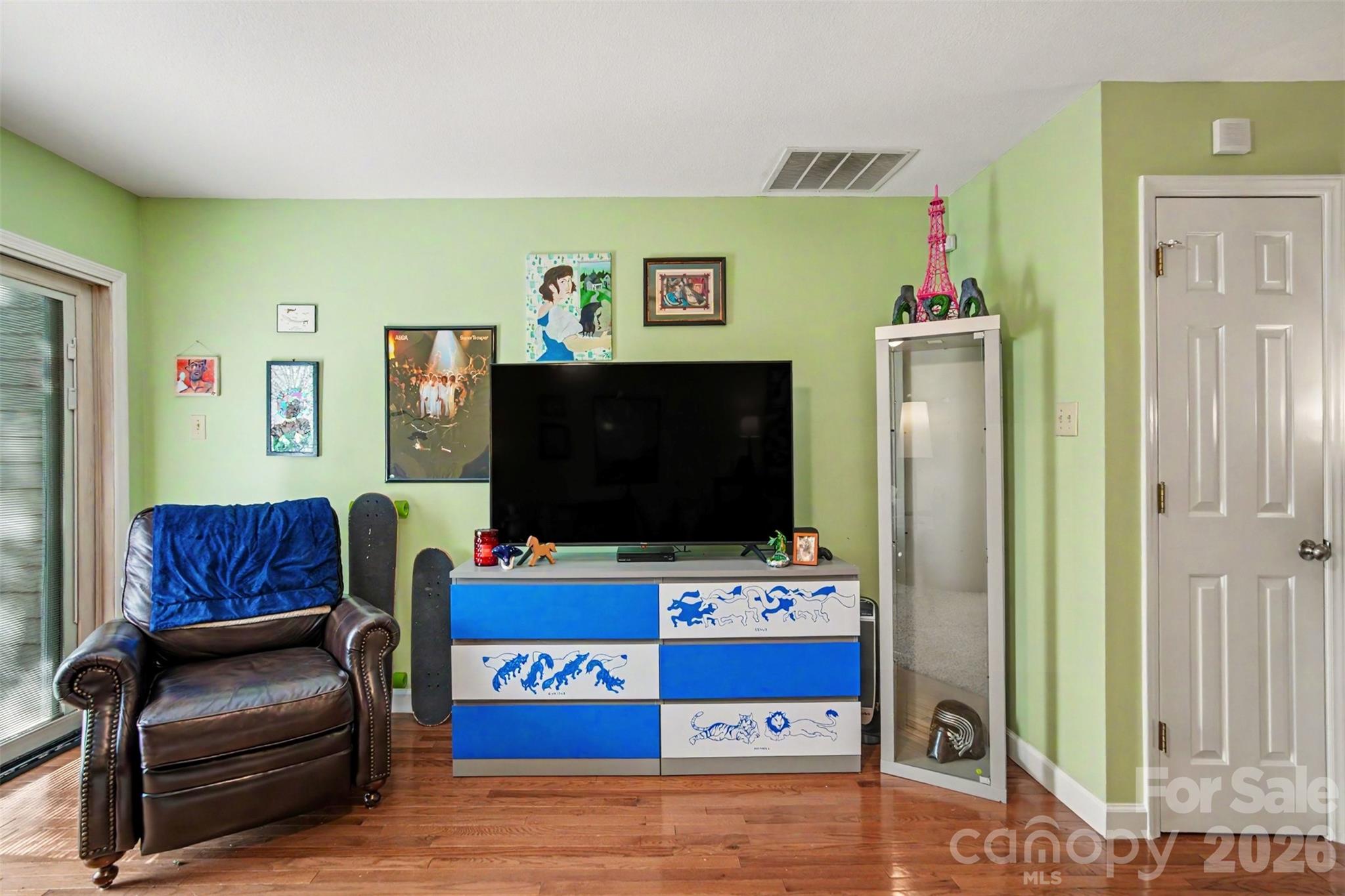 Townhouse at 1535 South Point Road, Belmont, photo 7 of 29