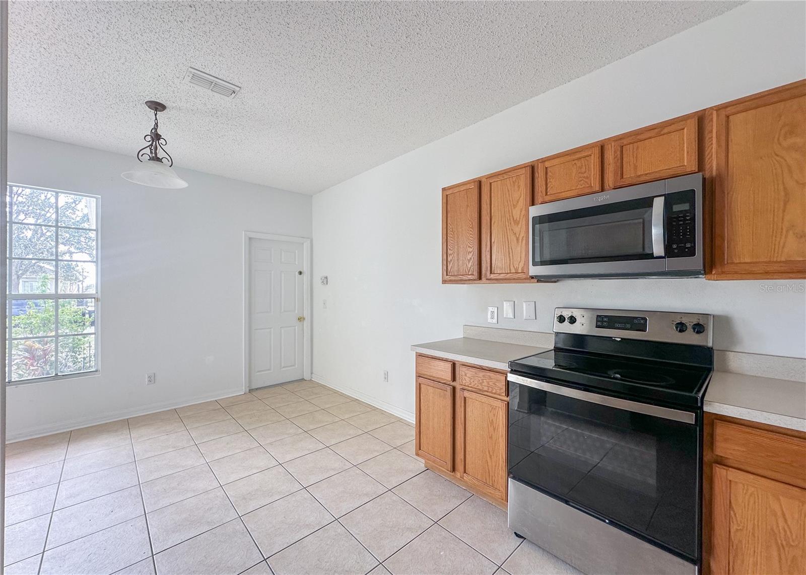 Single Family Residence at 402 SUNSET VIEW DR, DAVENPORT, photo 4 of 22