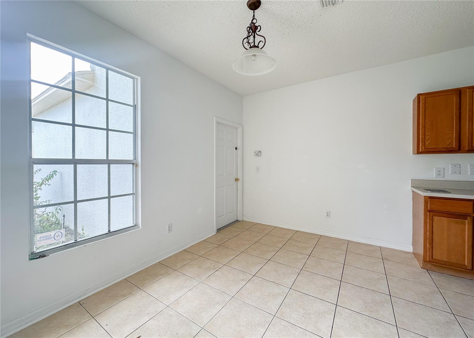 Single Family Residence at 402 SUNSET VIEW DR, DAVENPORT, photo 7 of 22