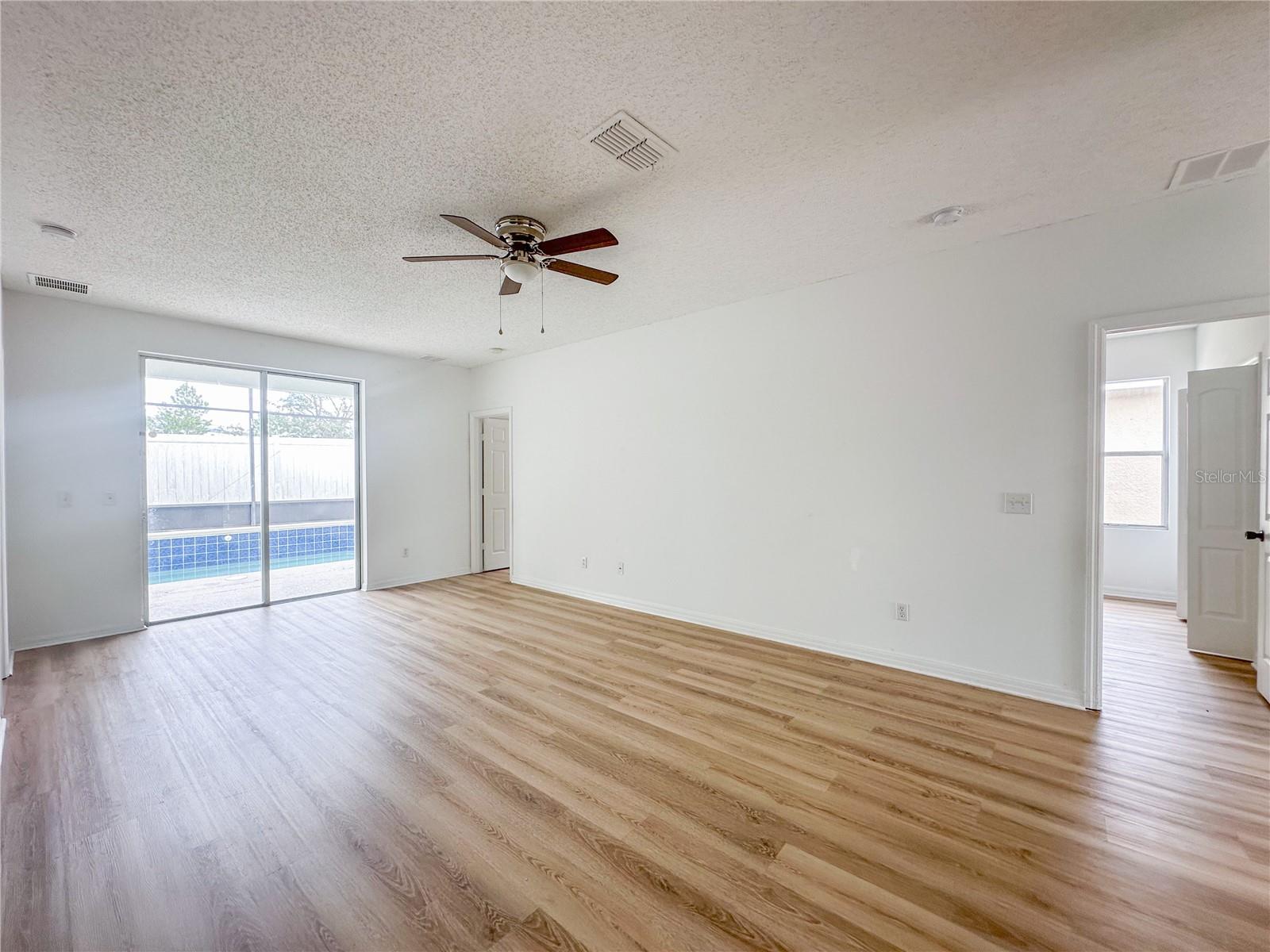 Single Family Residence at 402 SUNSET VIEW DR, DAVENPORT, photo 8 of 22