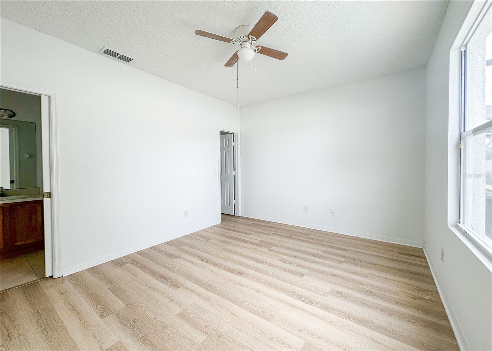 Single Family Residence at 402 SUNSET VIEW DR, DAVENPORT, photo 11 of 22