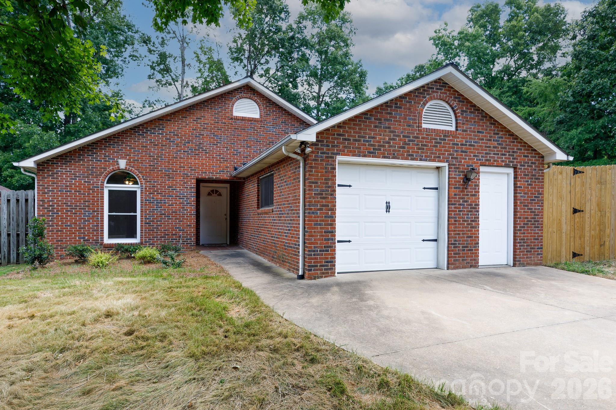 Single Family Residence at 1108 Ebinport Road, Rock Hill, photo 2 of 32