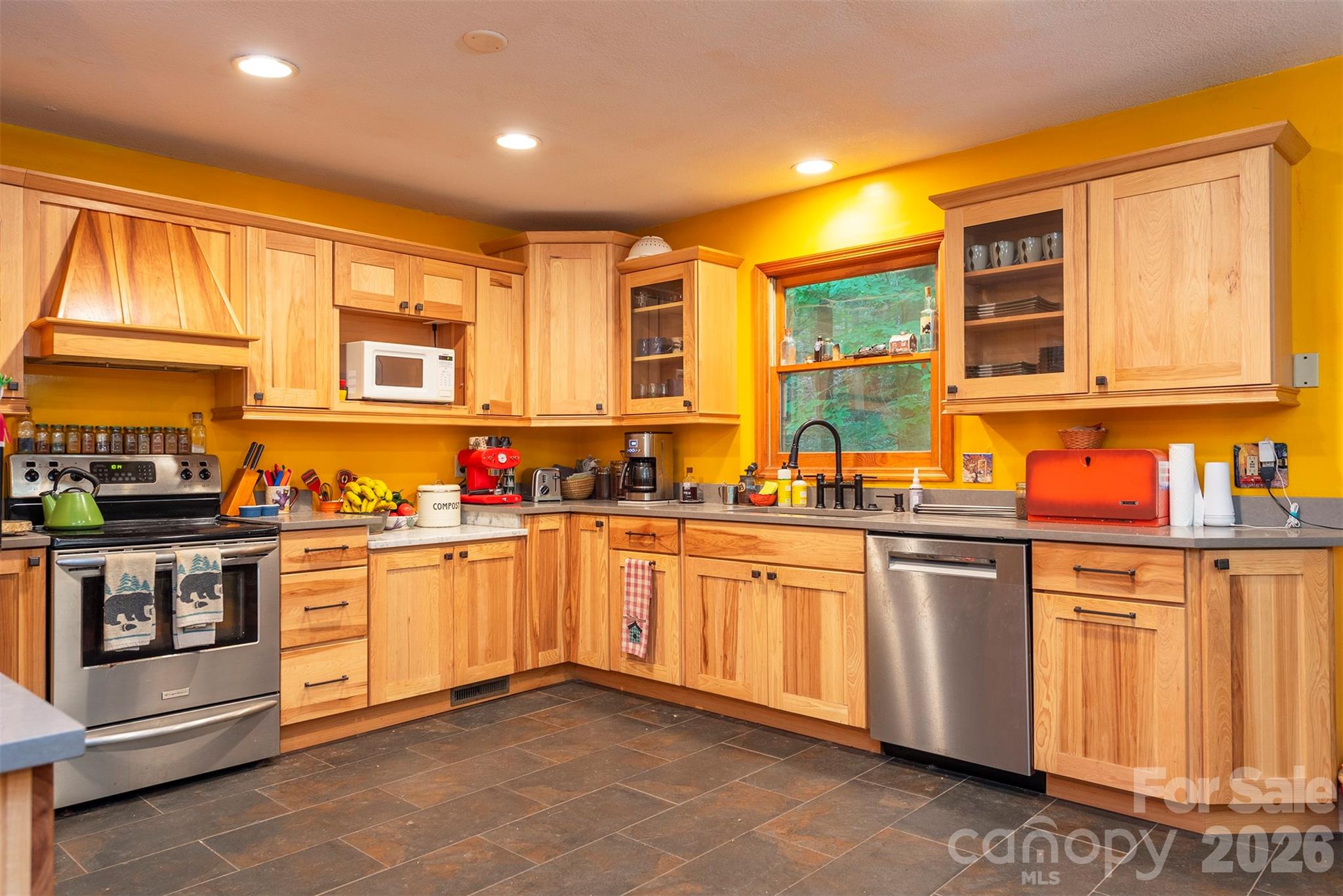Single Family Residence at 23 Hunting Lodge Drive, Black Mountain, photo 3 of 34