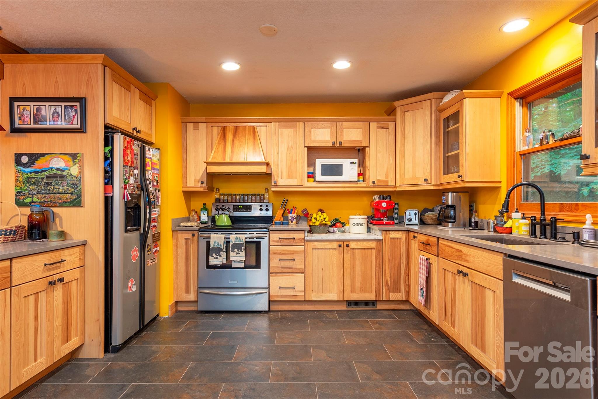 Single Family Residence at 23 Hunting Lodge Drive, Black Mountain, photo 11 of 34