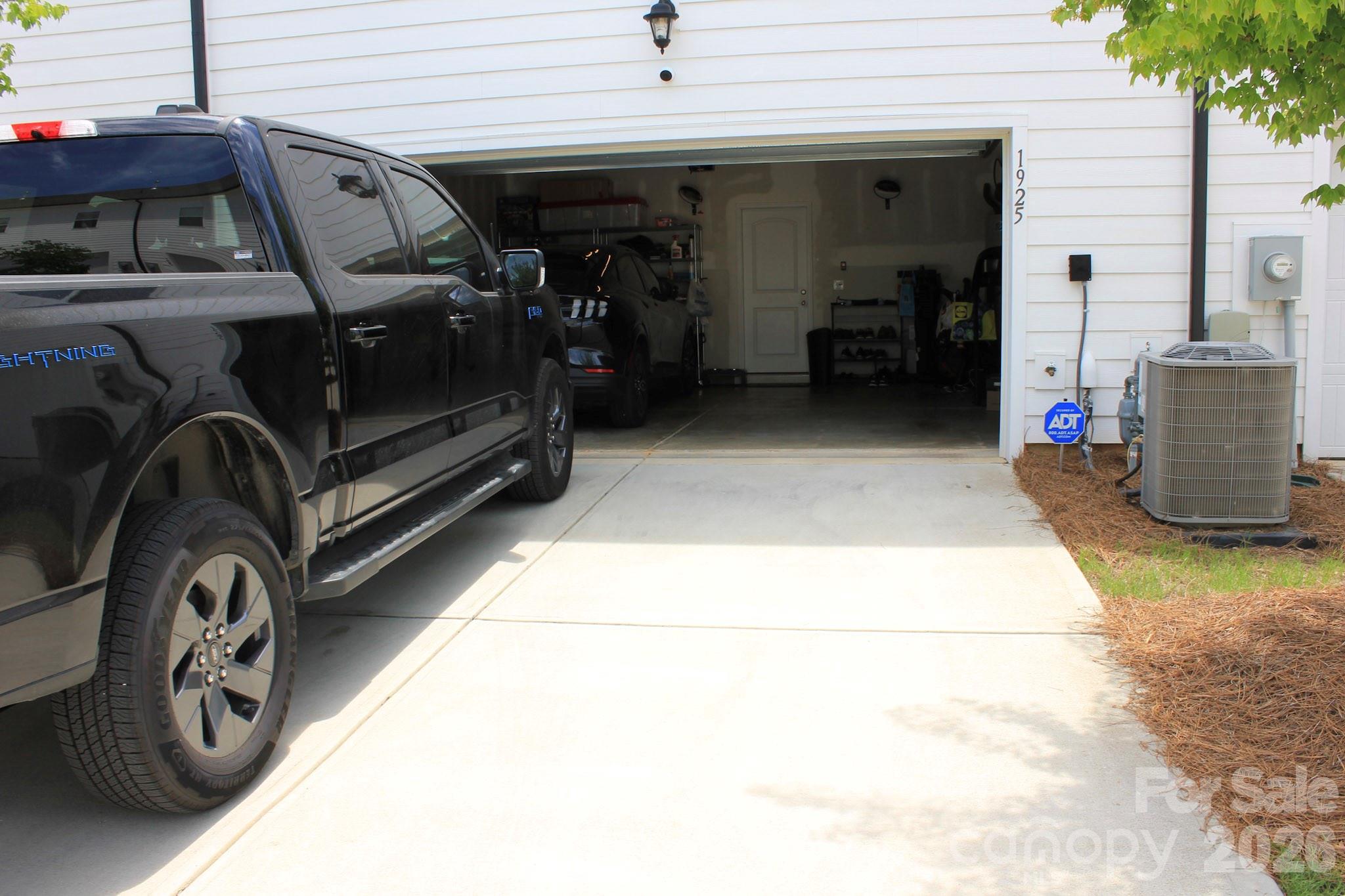 double garage and driveway parking - 1925 Plath Top Road, Rock Hill