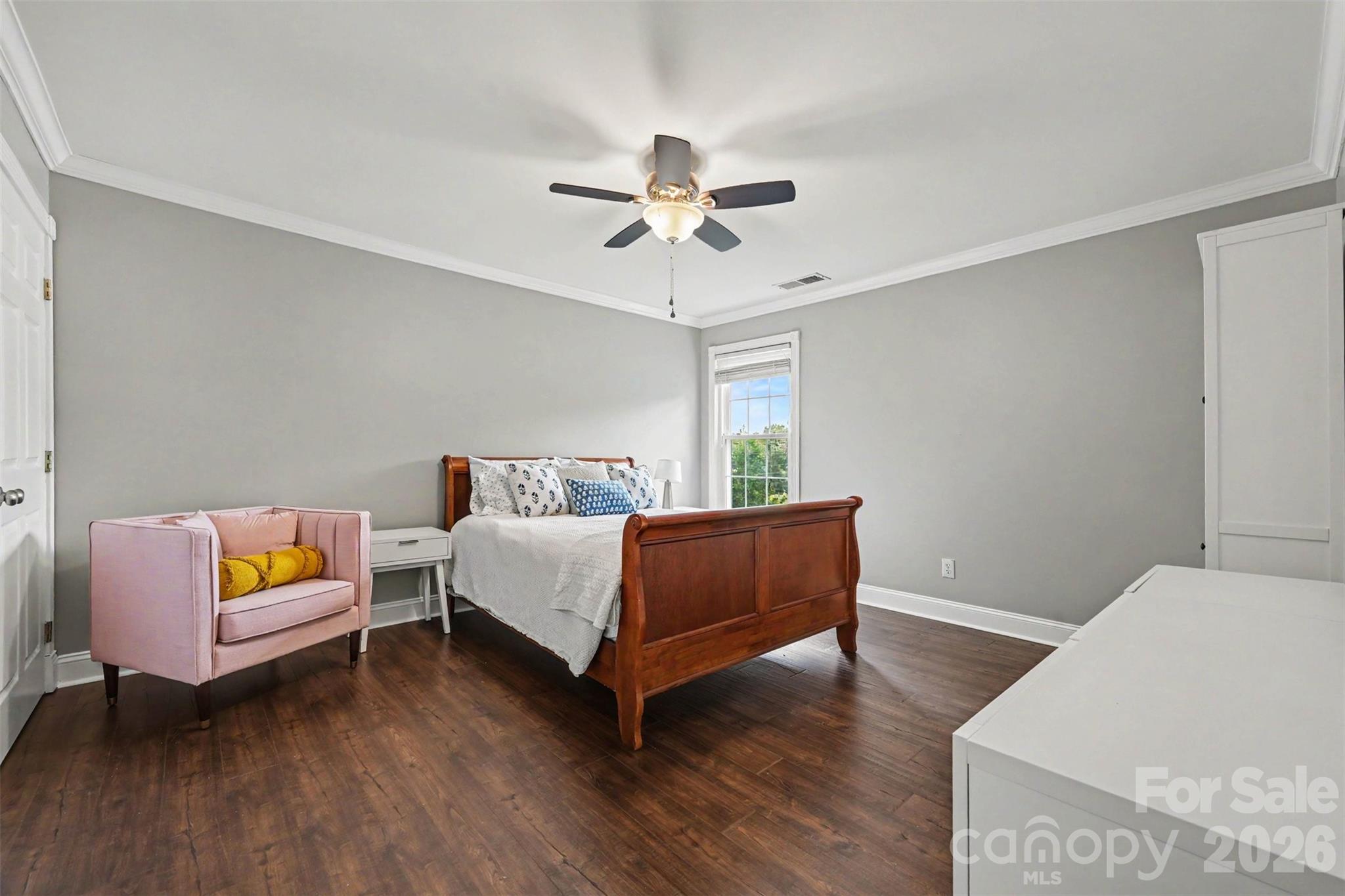 Another upper bedroom. - 2442 Smith Cove Road, Denver