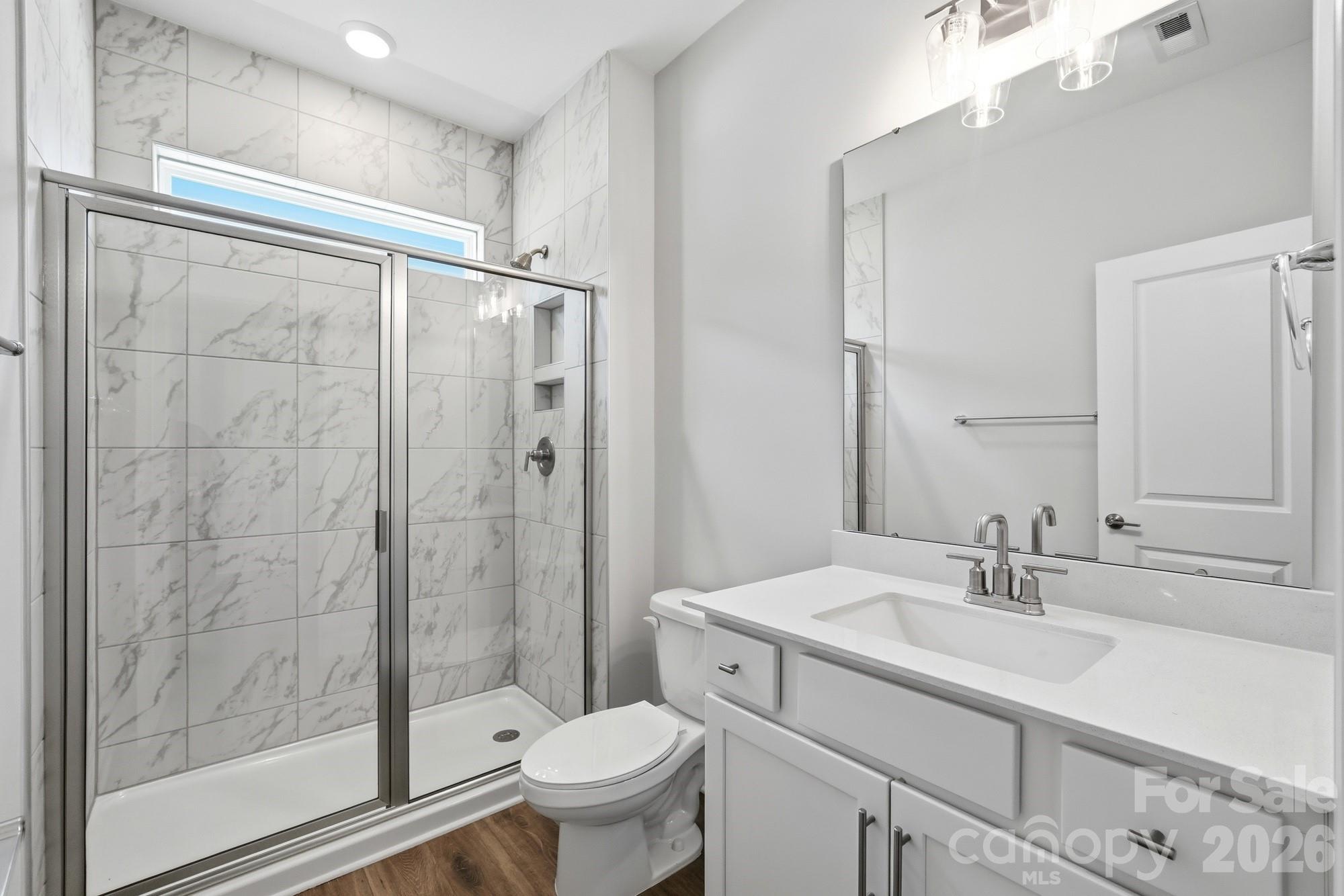 Bath 2 - 15216 First Broad Drive, Huntersville