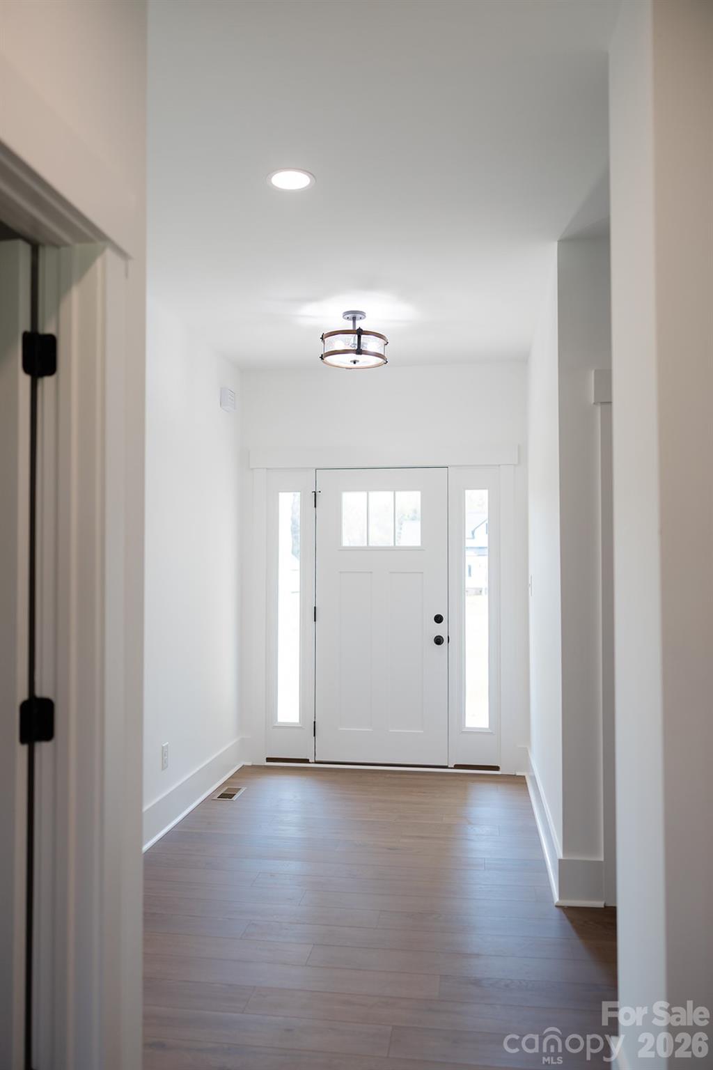 Single Family Residence at 573 Hopes Corner Drive, York, photo 10 of 35