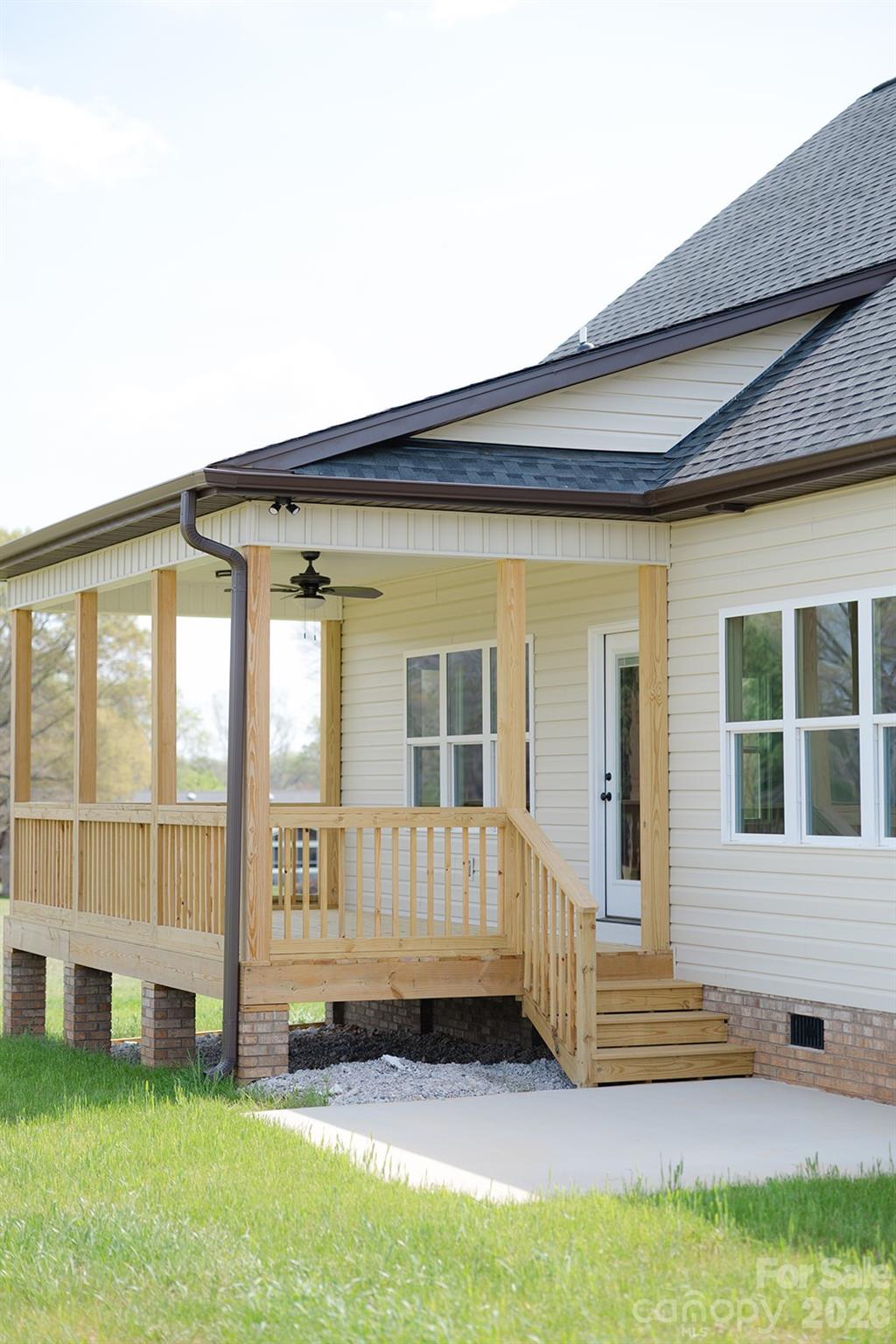 Single Family Residence at 573 Hopes Corner Drive, York, photo 33 of 35