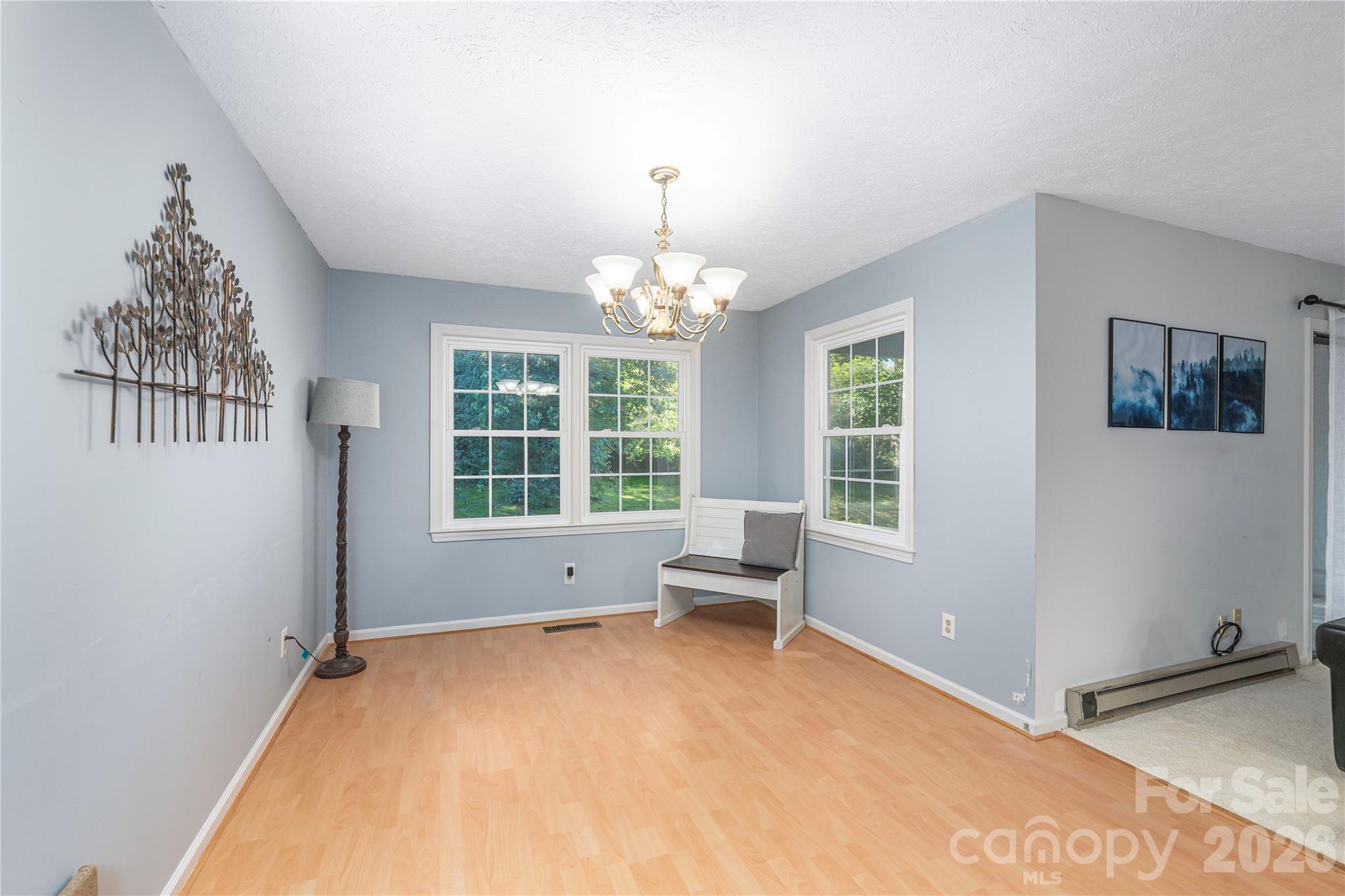 Single Family Residence at 142 Whisperwood Drive, Hendersonville, photo 8 of 25