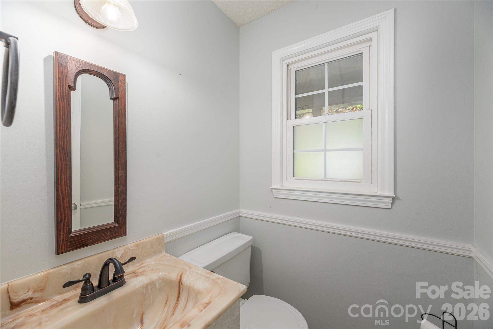 Single Family Residence at 142 Whisperwood Drive, Hendersonville, photo 17 of 25