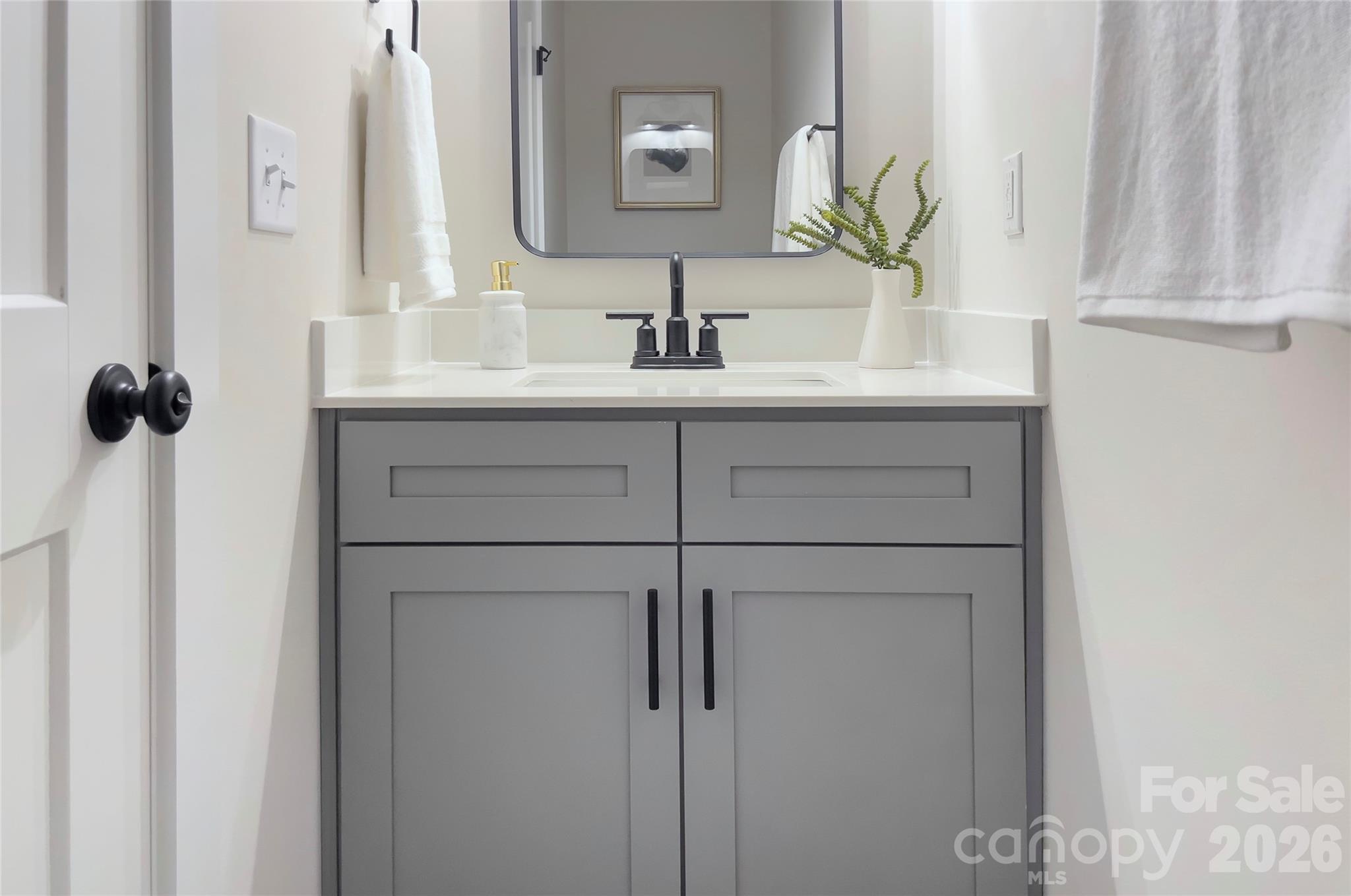 Half Bath - 1033 Harrogate Drive, Bessemer City