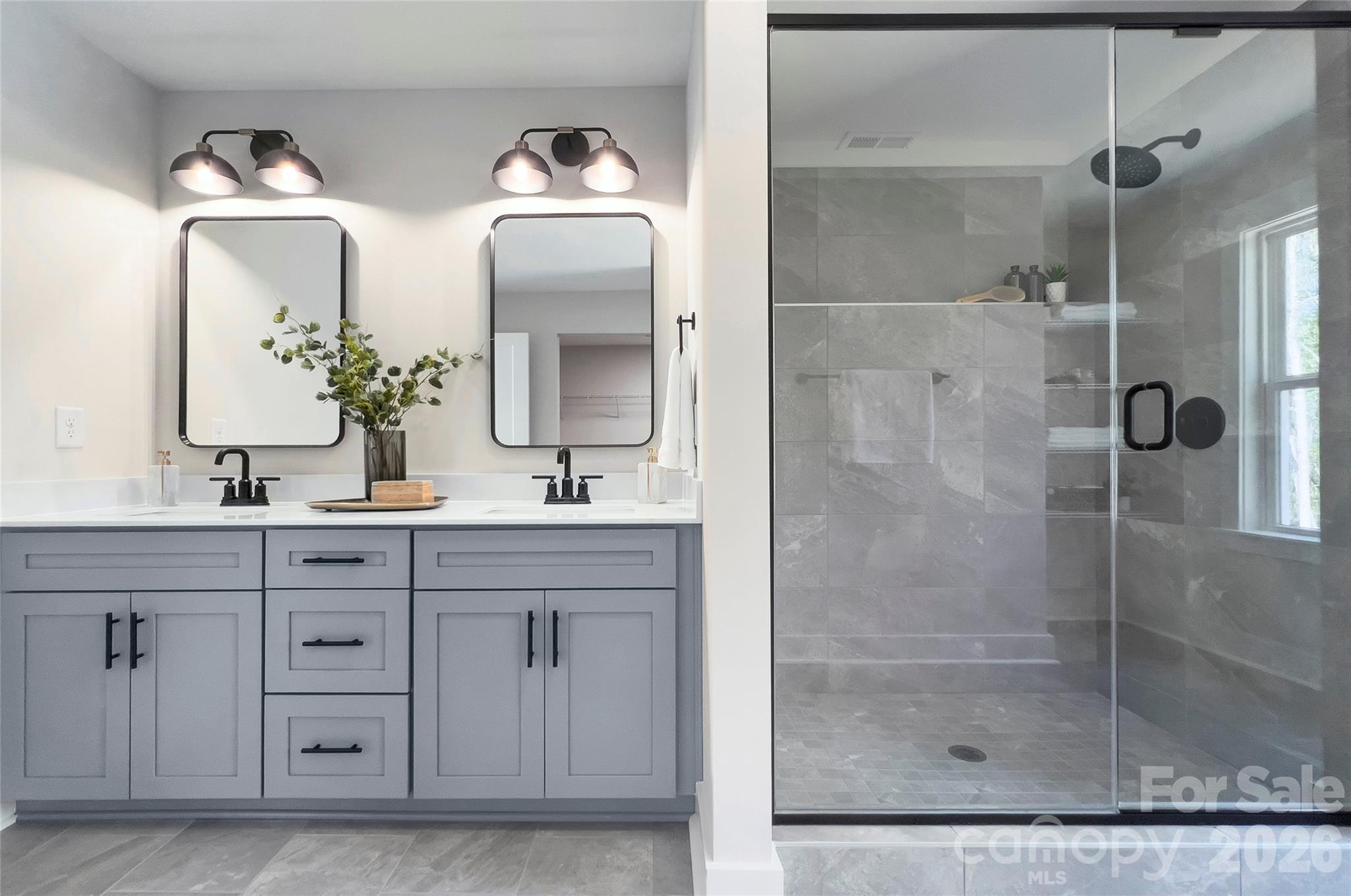 Primary Bathroom - 1033 Harrogate Drive, Bessemer City