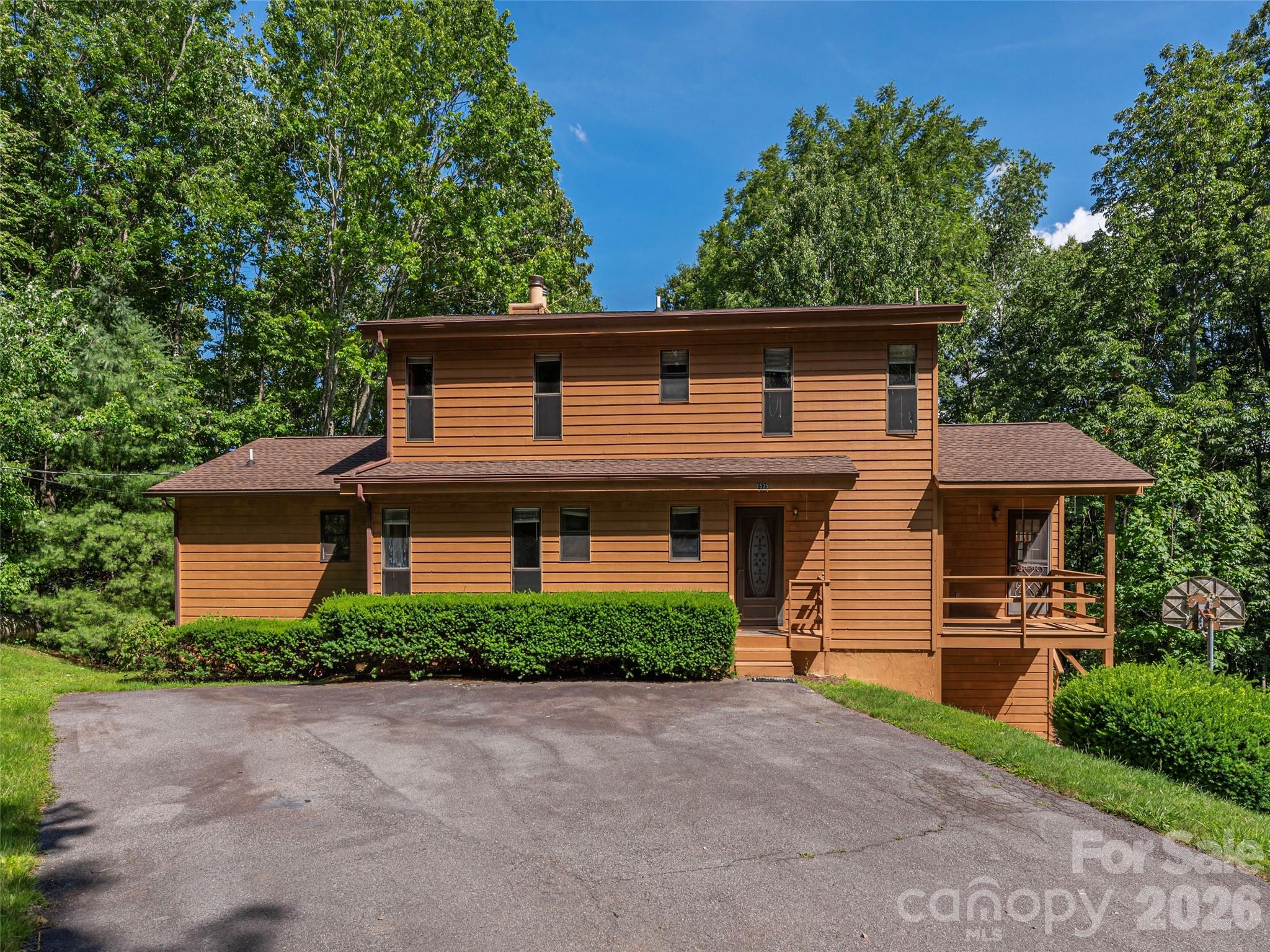 Single Family Residence at 1575 Red Maple Drive, Waynesville, photo 2 of 37