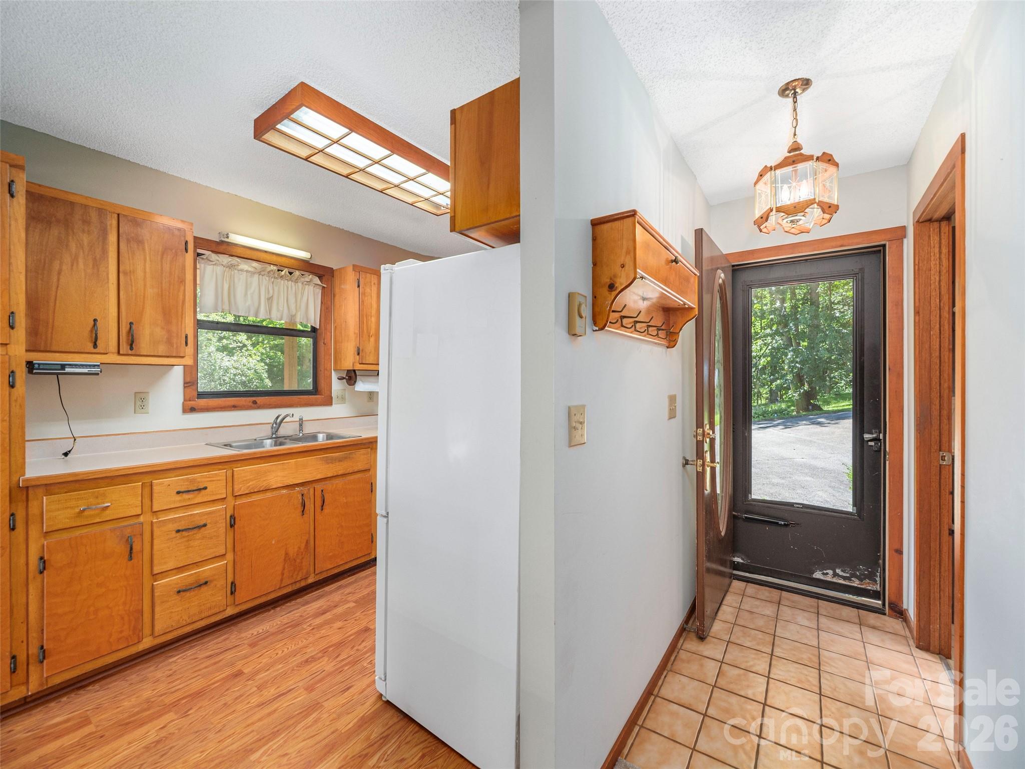 Single Family Residence at 1575 Red Maple Drive, Waynesville, photo 3 of 37