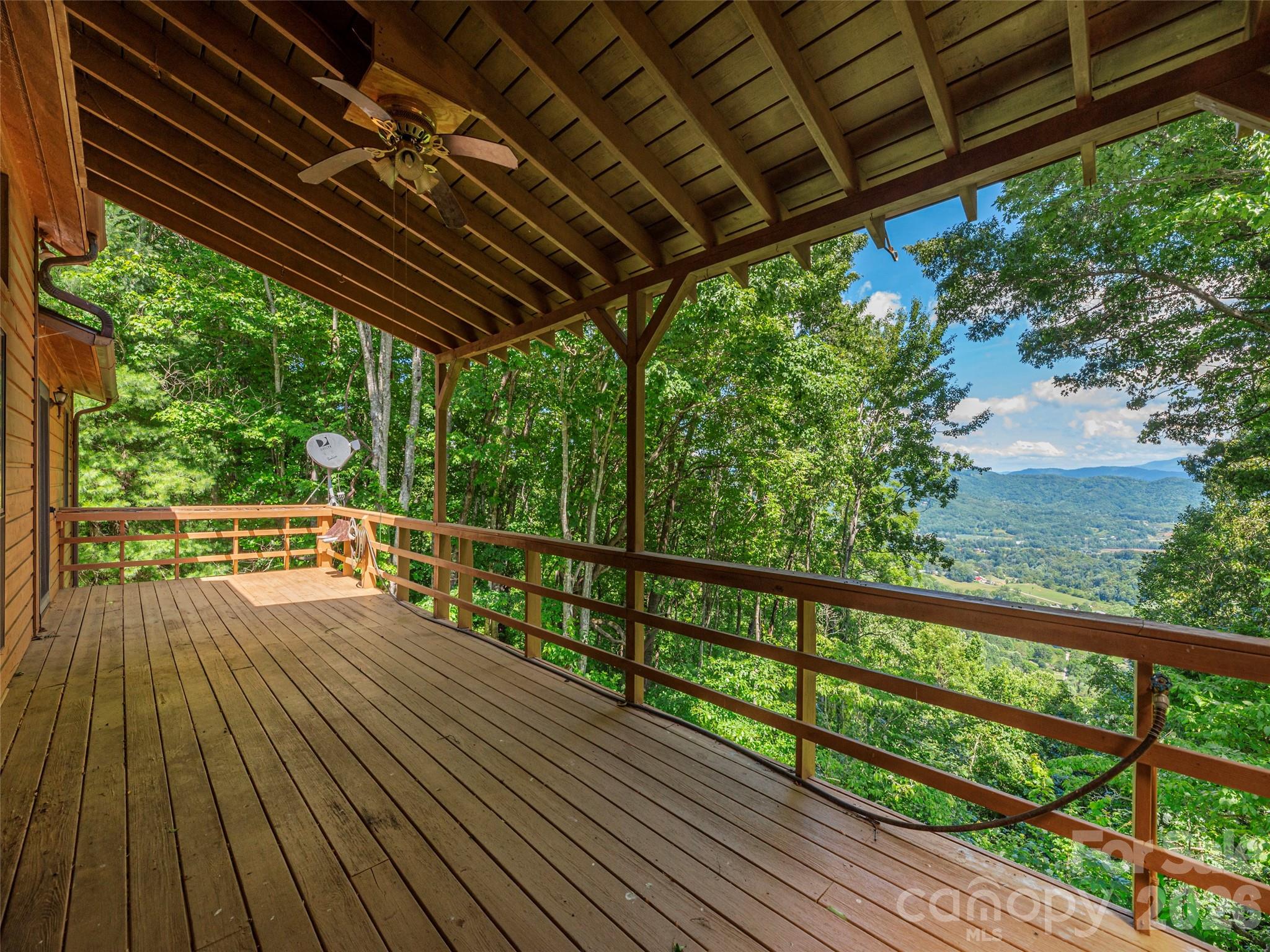 Single Family Residence at 1575 Red Maple Drive, Waynesville, photo 6 of 37