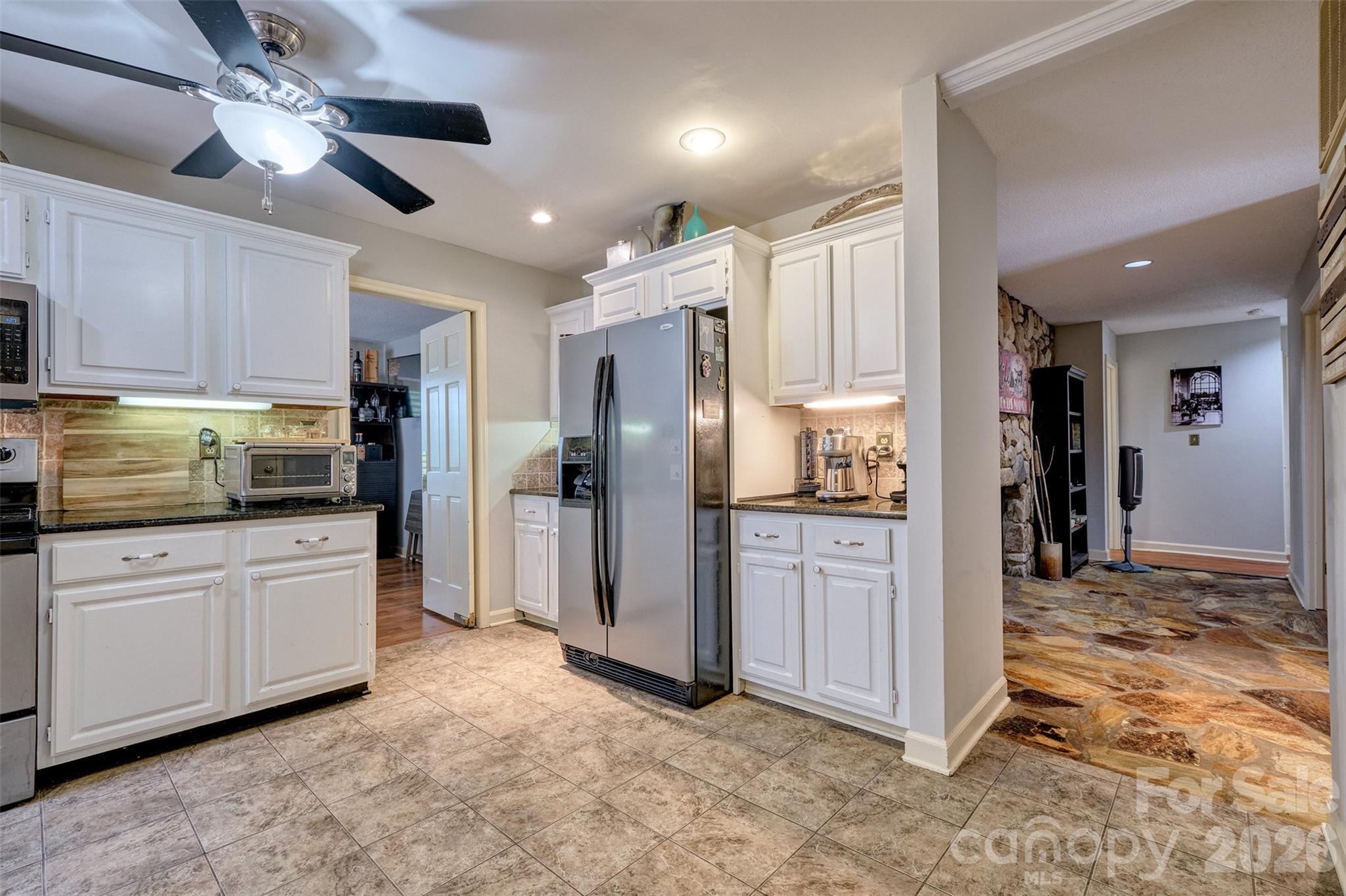 Plenty of space for the Gormet - 18 Shipmaster Court, Lake Wylie