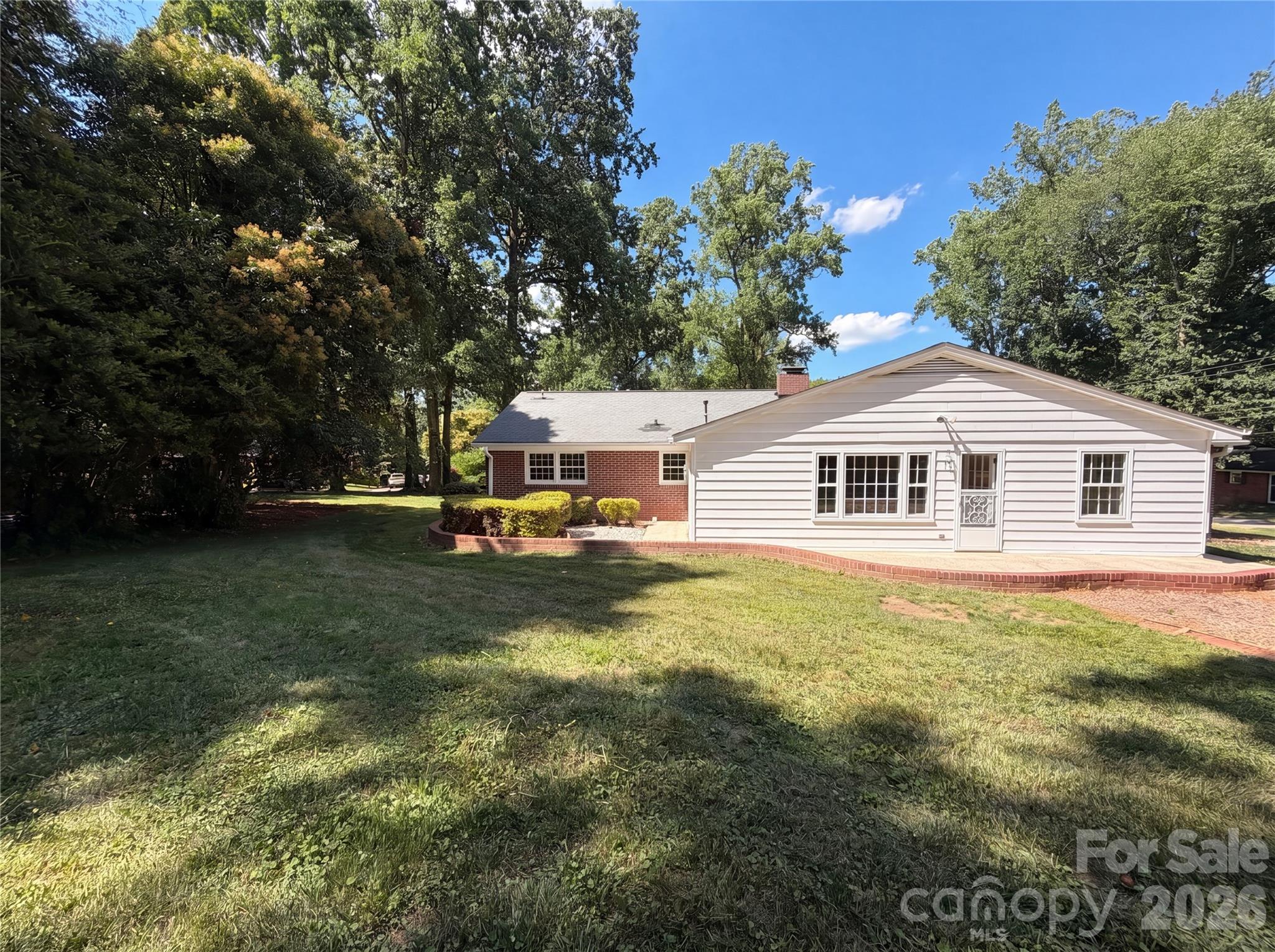 Single Family Residence at 501 Derby Court, Gastonia, photo 14 of 15