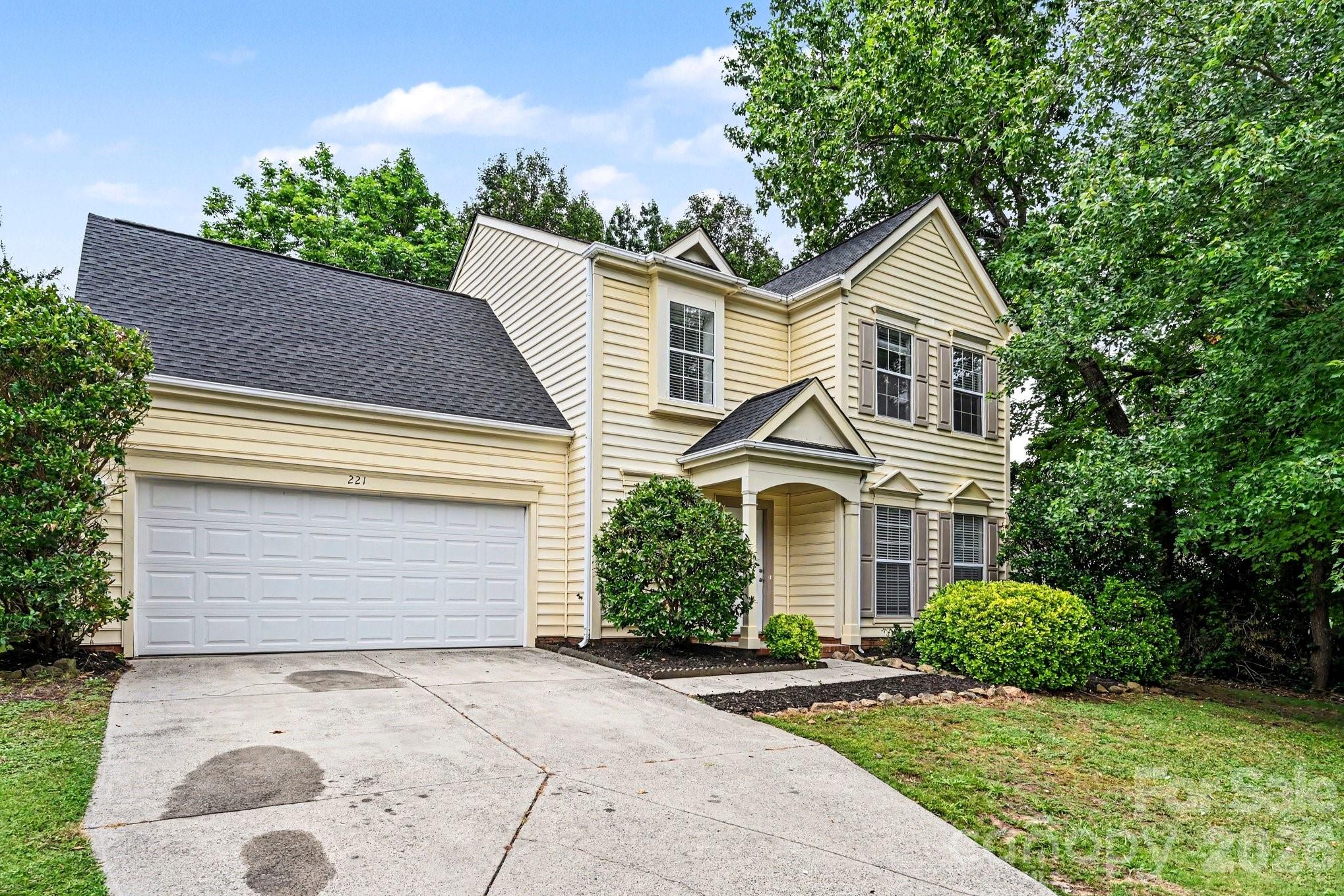 Single Family Residence at 221 Aylesbury Lane, Indian Trail, photo 2 of 23